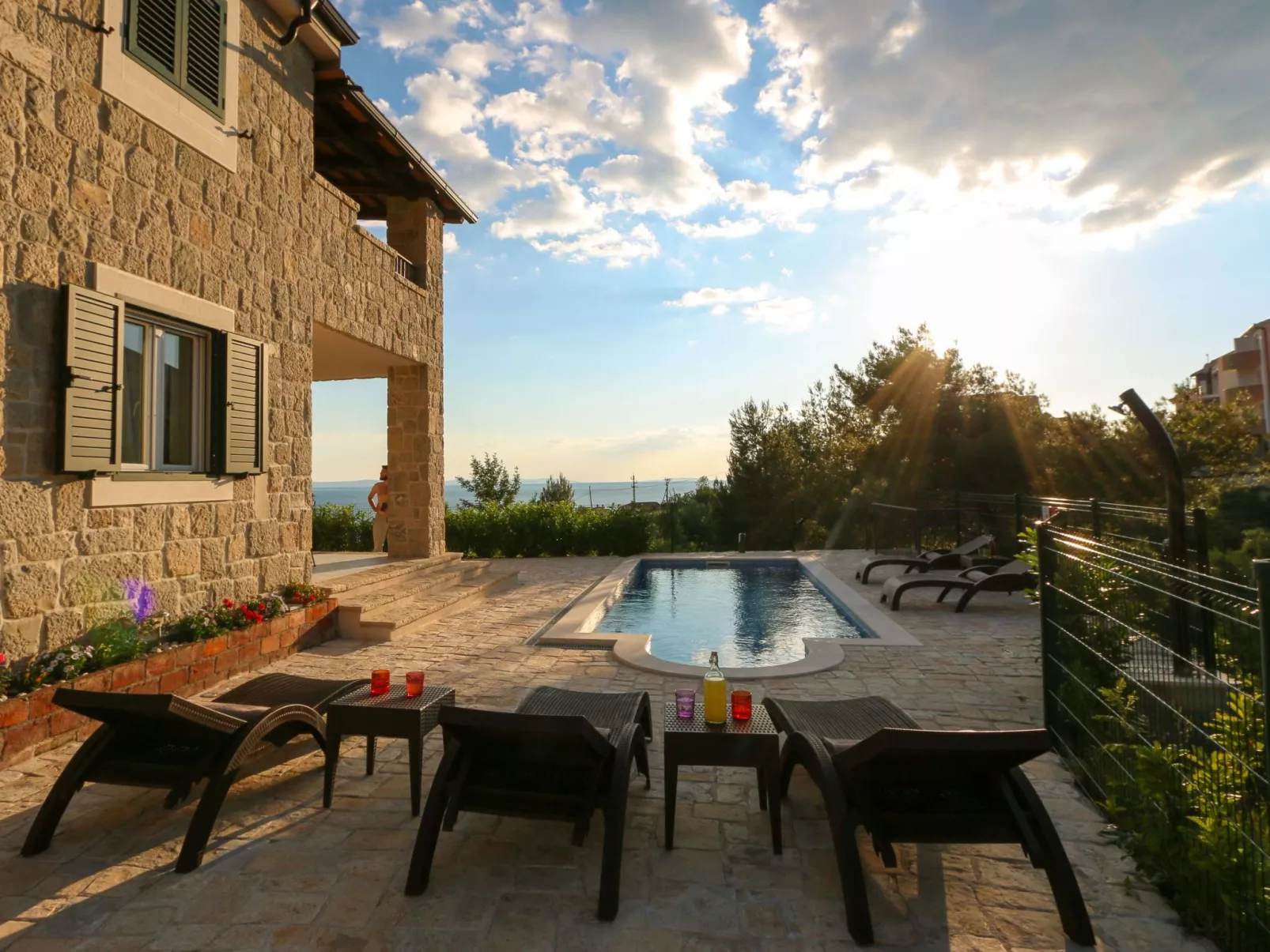 Luxuriöse Steinvilla mit privatem Swimmingpool und herrlichem Meerblick-Dehors