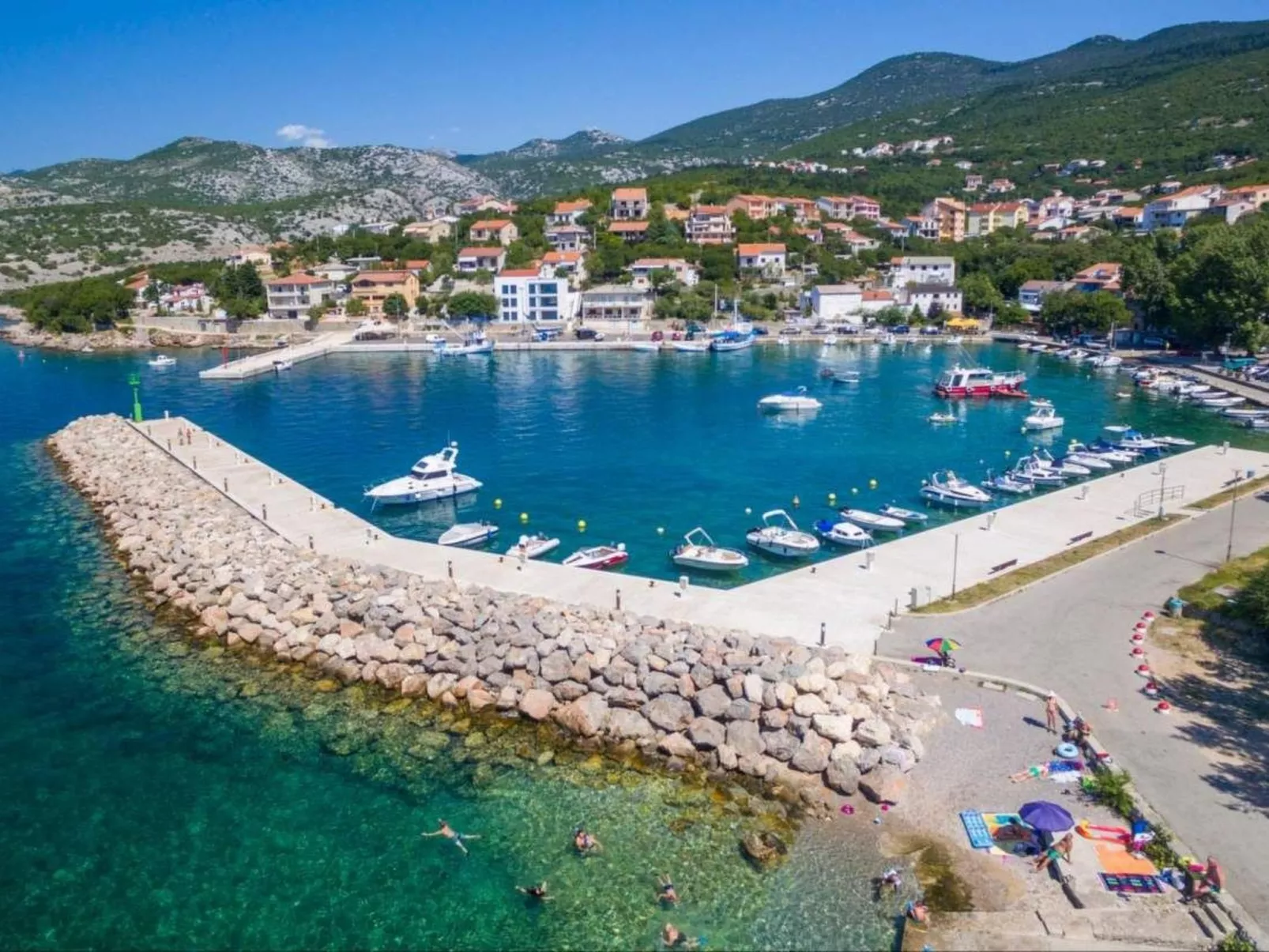 Für 6 Personen in Klenovica-Dedans