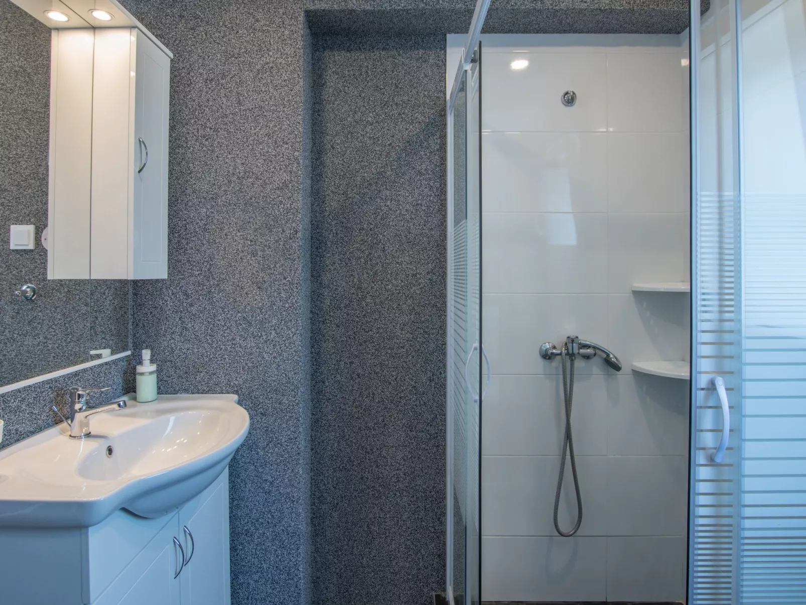 Für 10 Personen und 2 Kinder in Juricani, Istrien (Istrische Riviera)-Drinnen