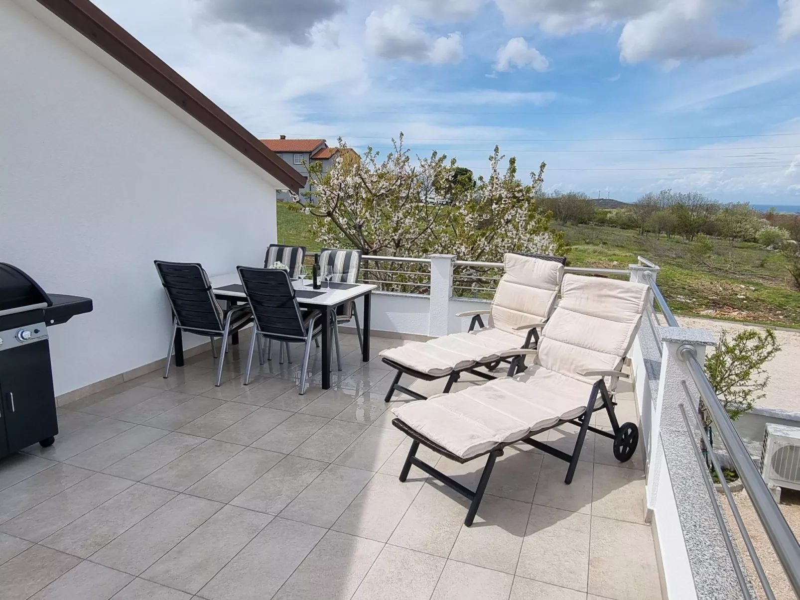 Apartment Denis-Drinnen