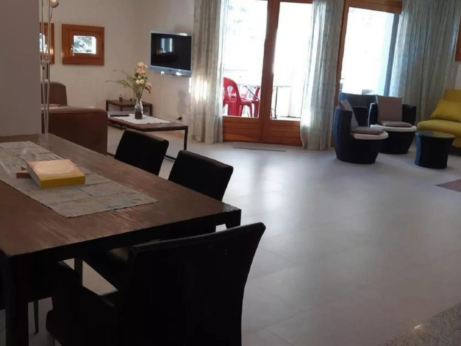 Chesa Polaschin  E-Drinnen