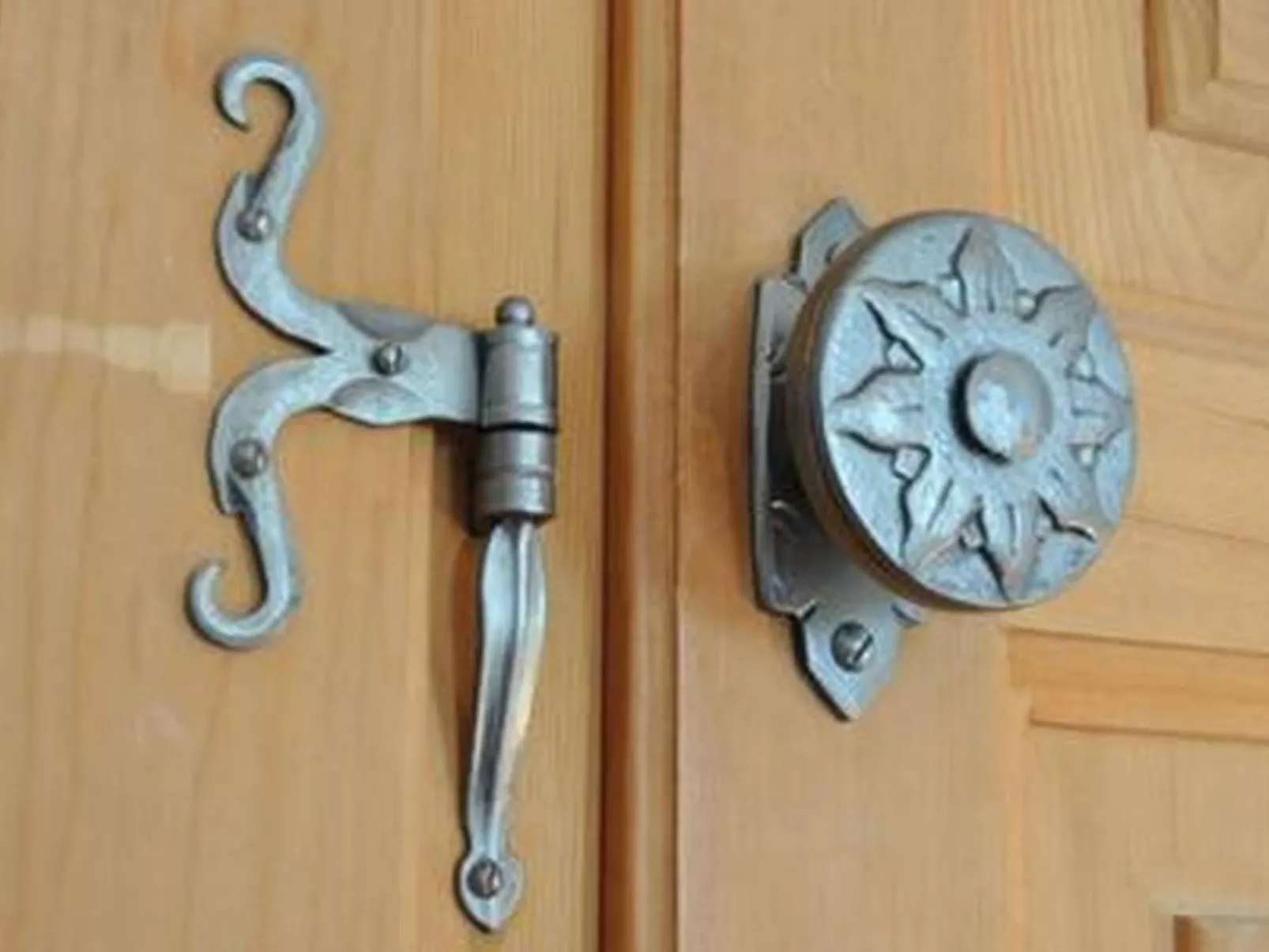 Chesa Sunasain V7-Inside