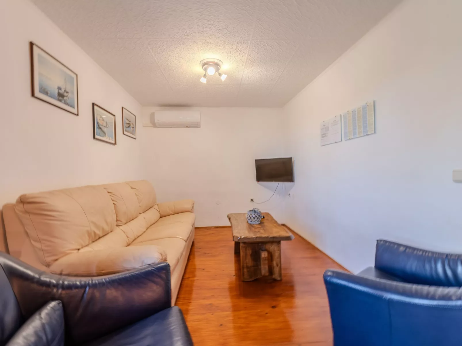 Heritage Stone House -T.A Leut Agency-Drinnen