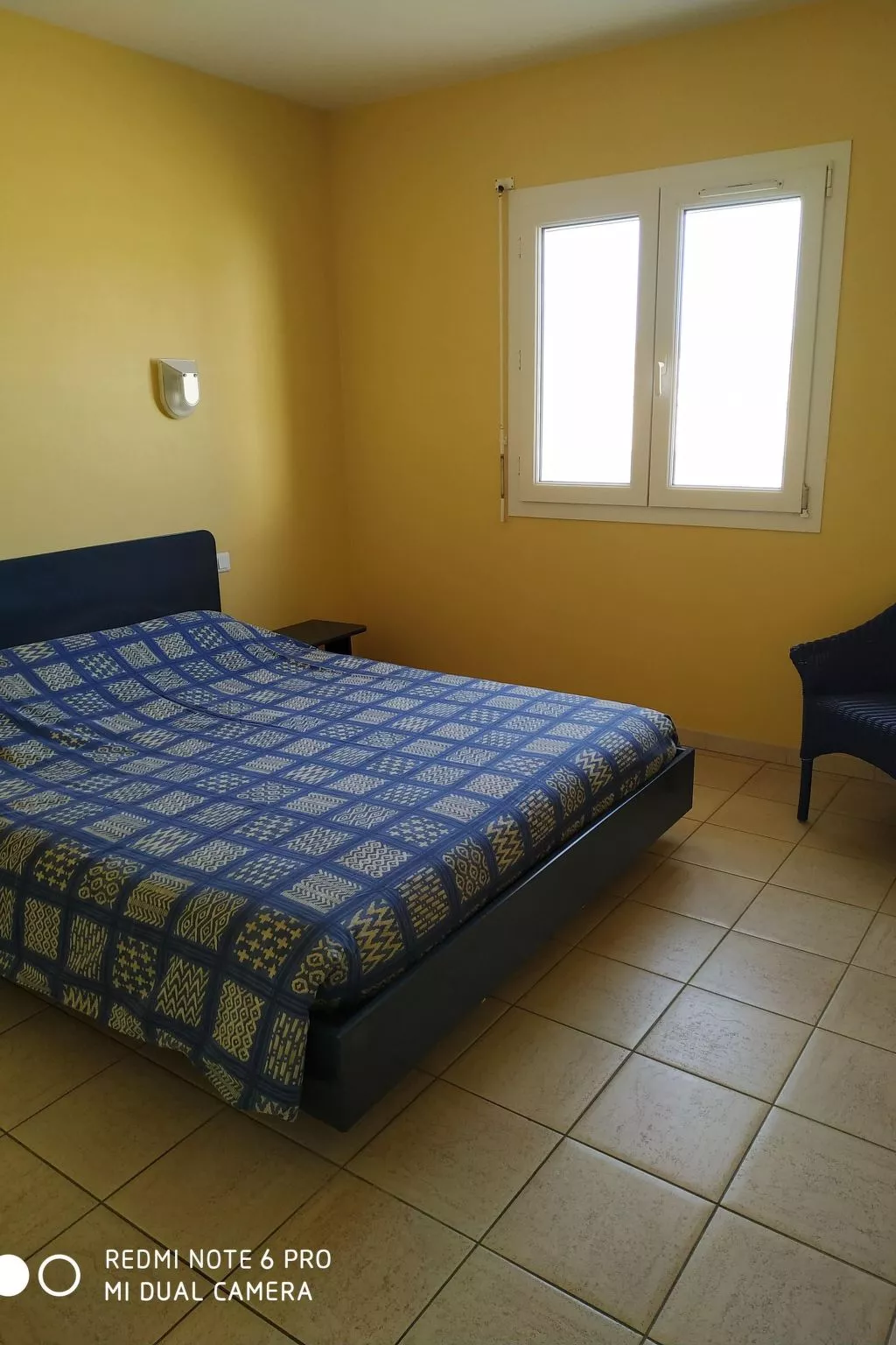 Haus am Meer, die Füße im Sand-Dedans