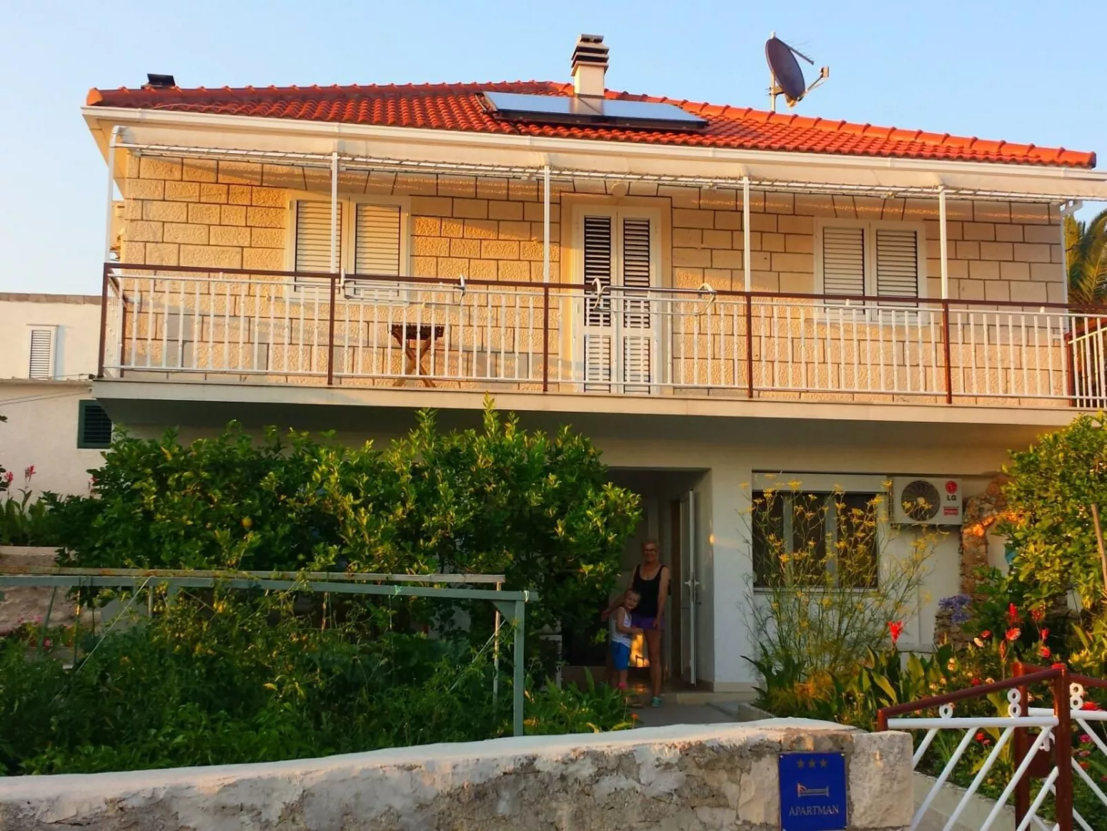 Unabhaengige Ferienwohnung in Sumartin mit Grill-Outside