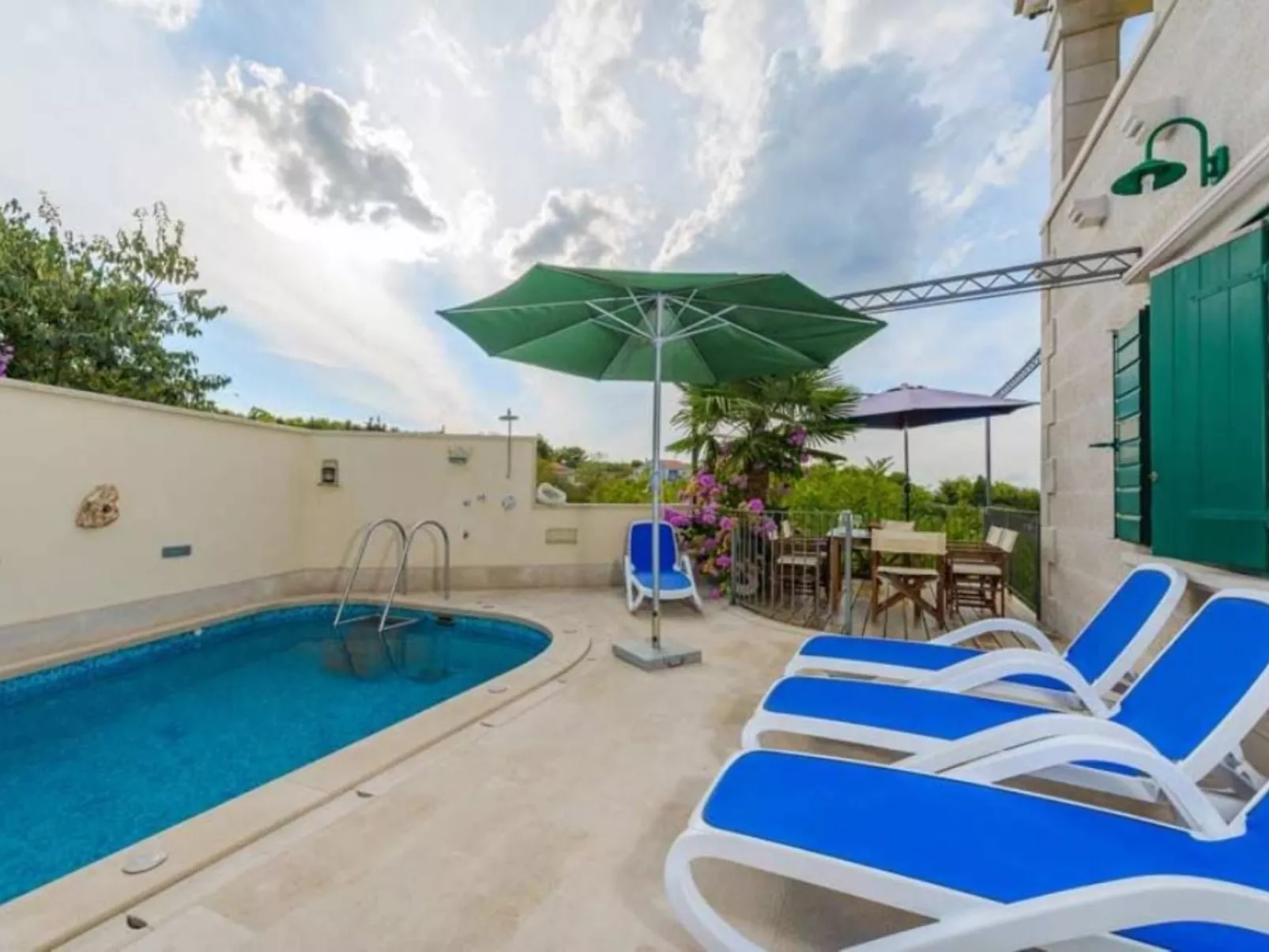  Angelina mit Pool & Sauna-Outside