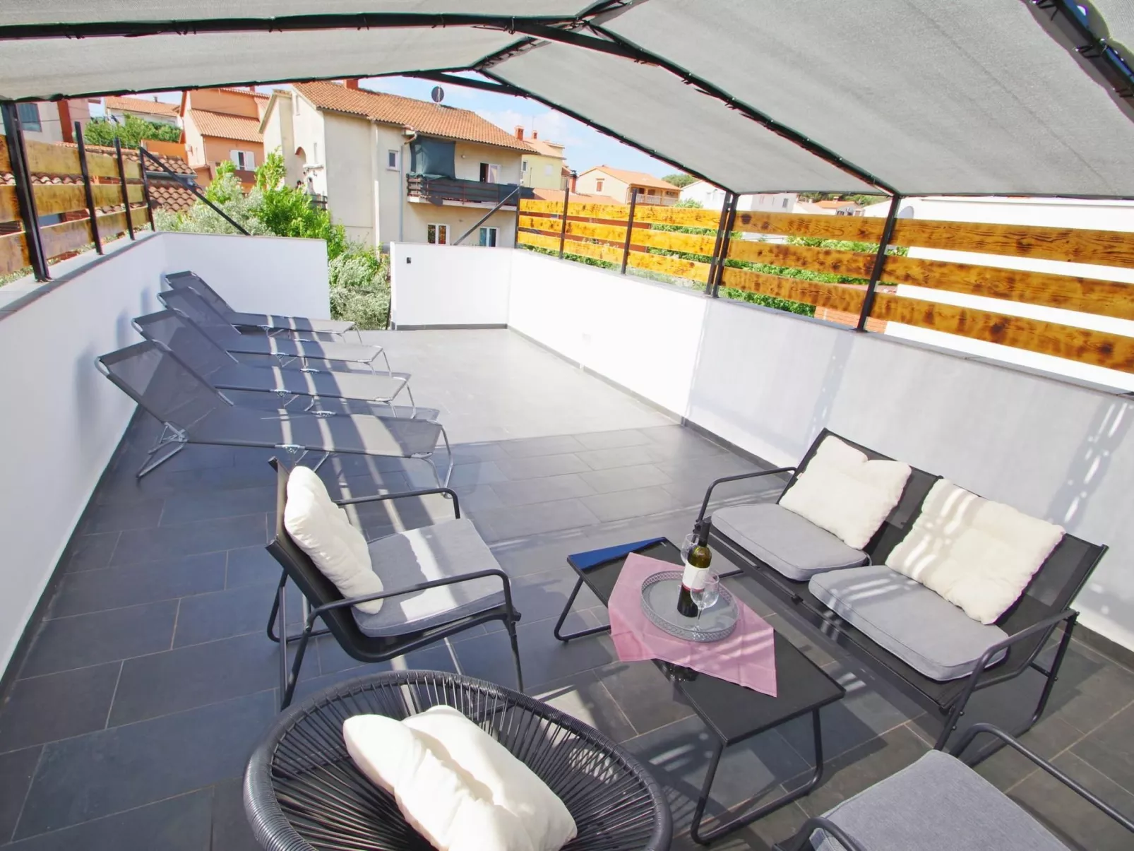 In Pula mit großem Dachbalkon.-Outside