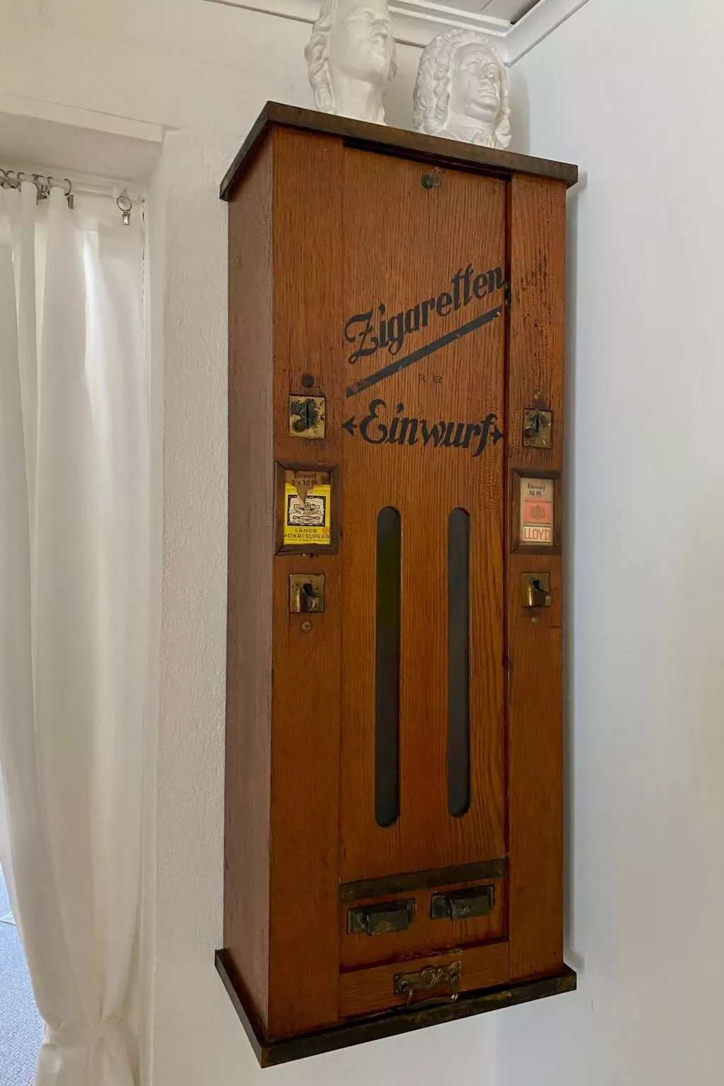 Haus mit Kunst-Inside