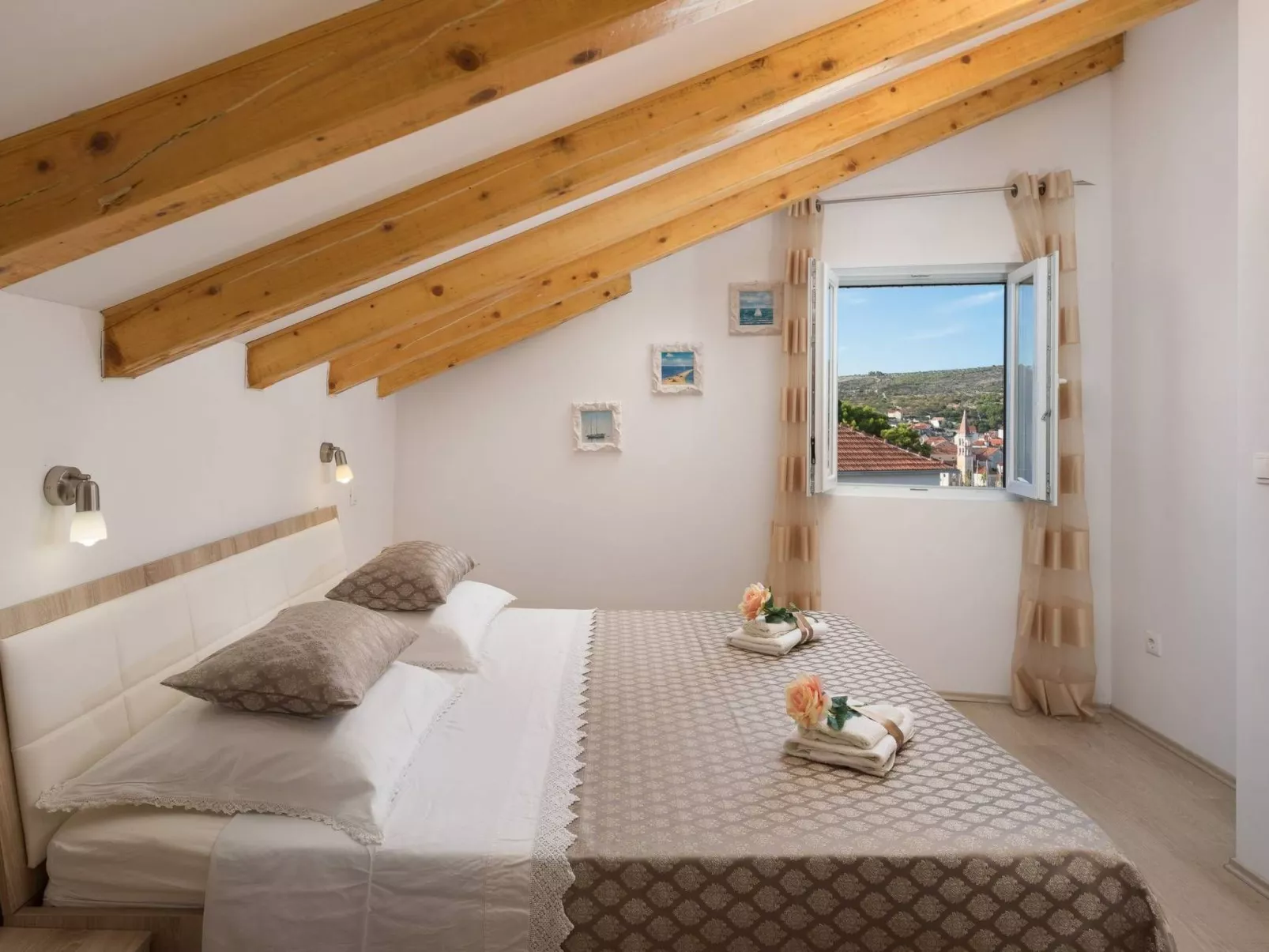 Villa Bravura-Inside