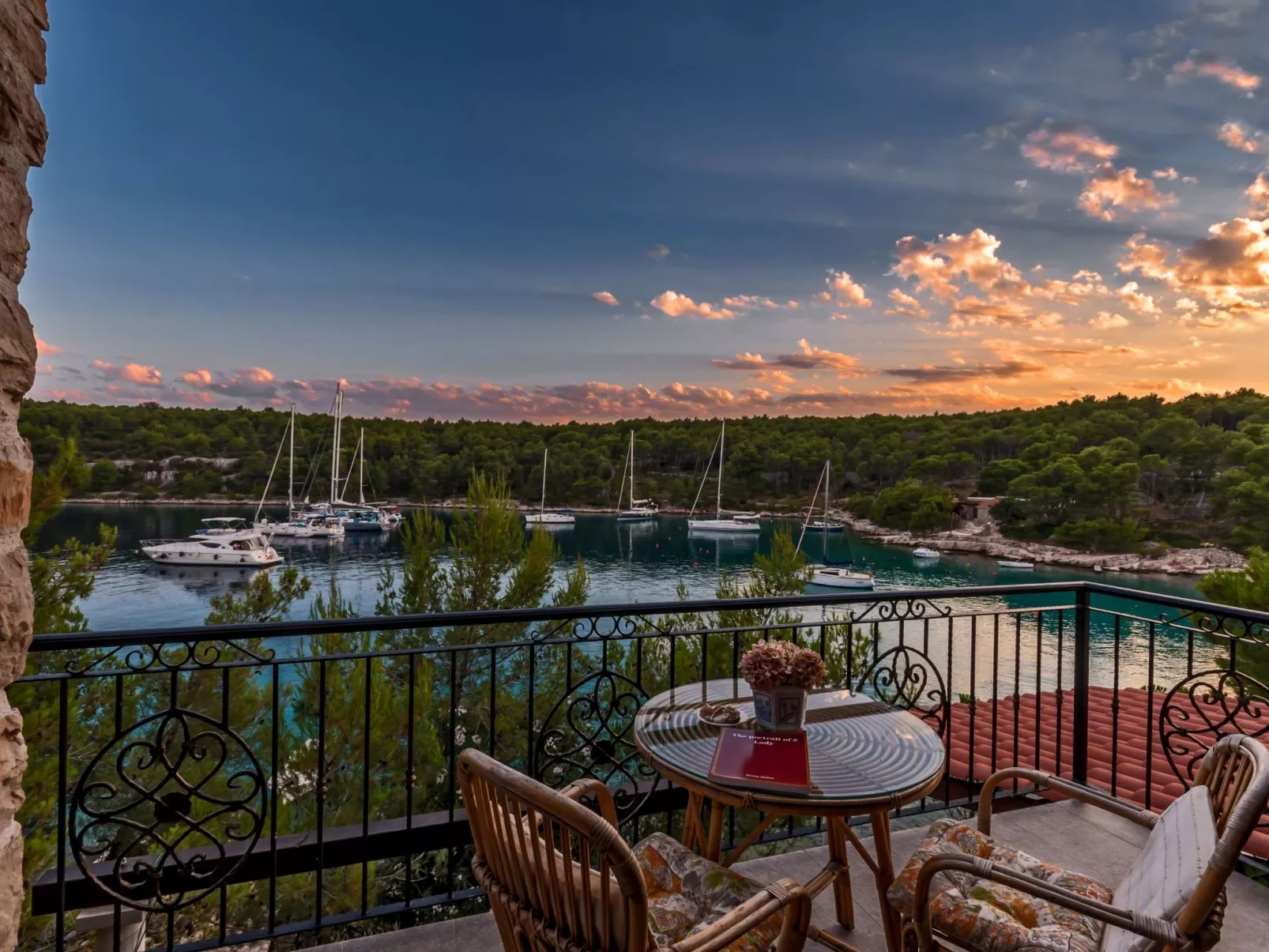 Hidden Heaven Private Resort - Beheizter Pool-Draußen