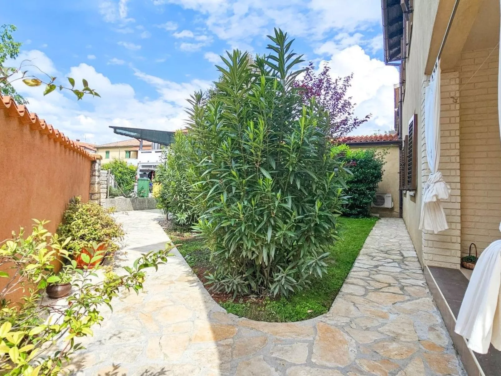 Gemütliche Ferienwohnung Romana 2-Draußen