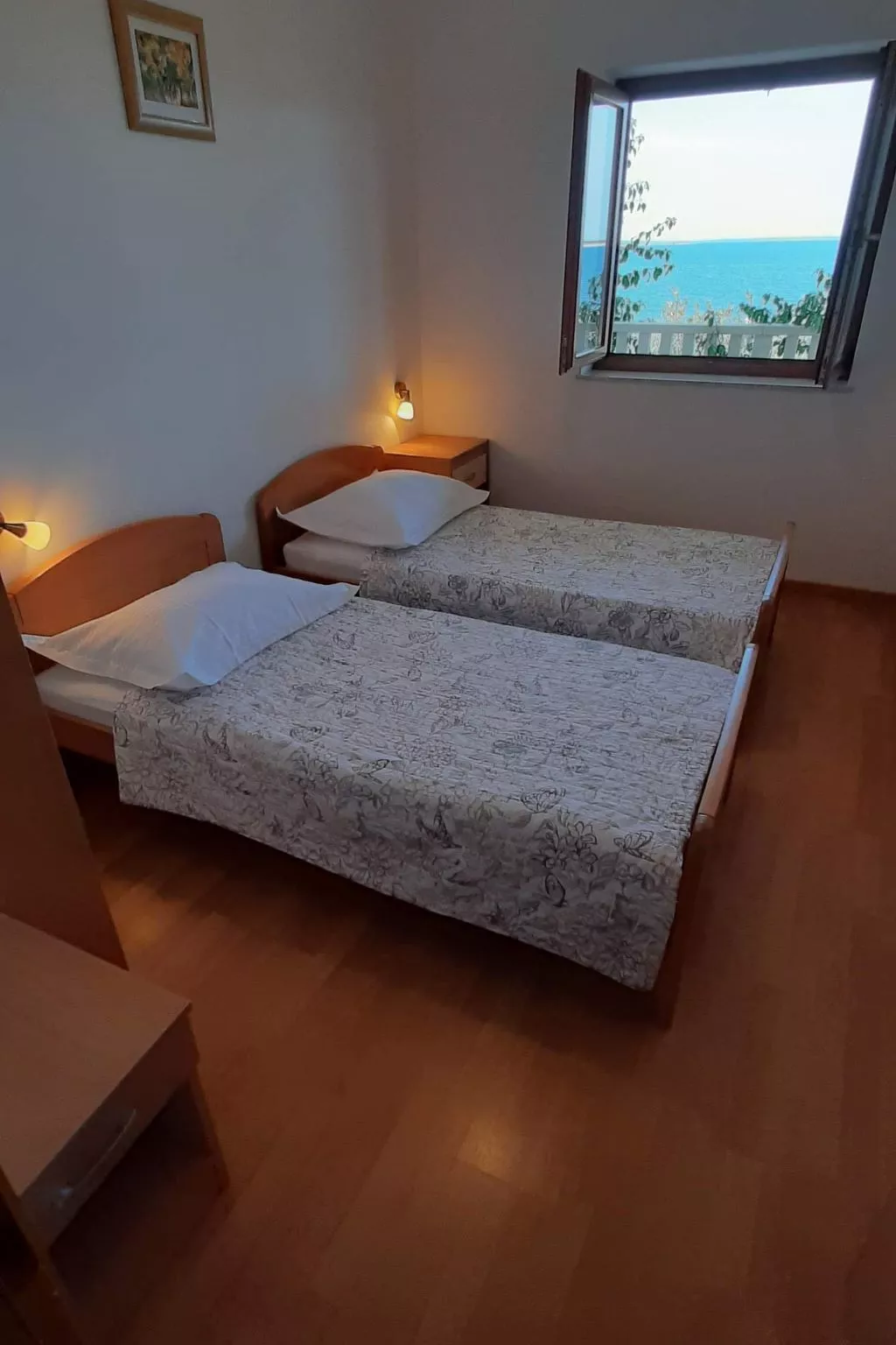 "Mia" mit Blick auf das Wasser-Dedans