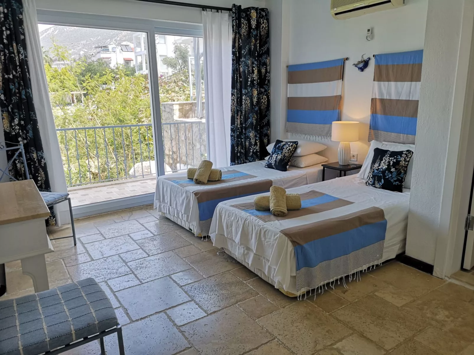 Ferienvilla Amare mit privatem Pool und Meerblick-Drinnen