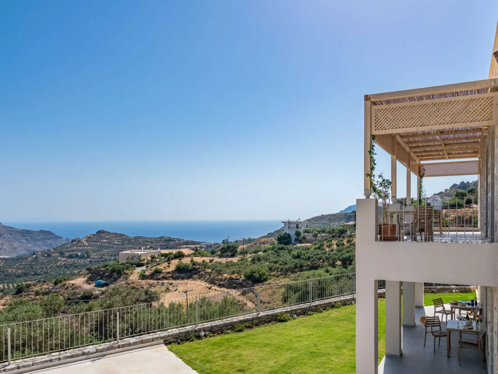 Aloni-Villa-Draußen