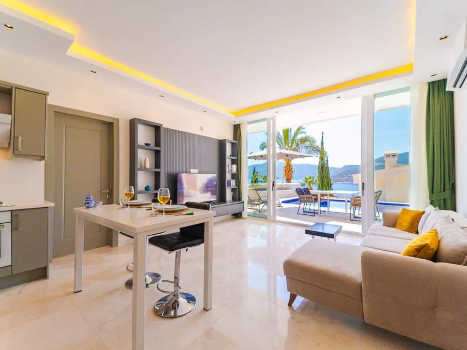 Villa direkt am Meer luxuriös für 4 Personen-Dedans