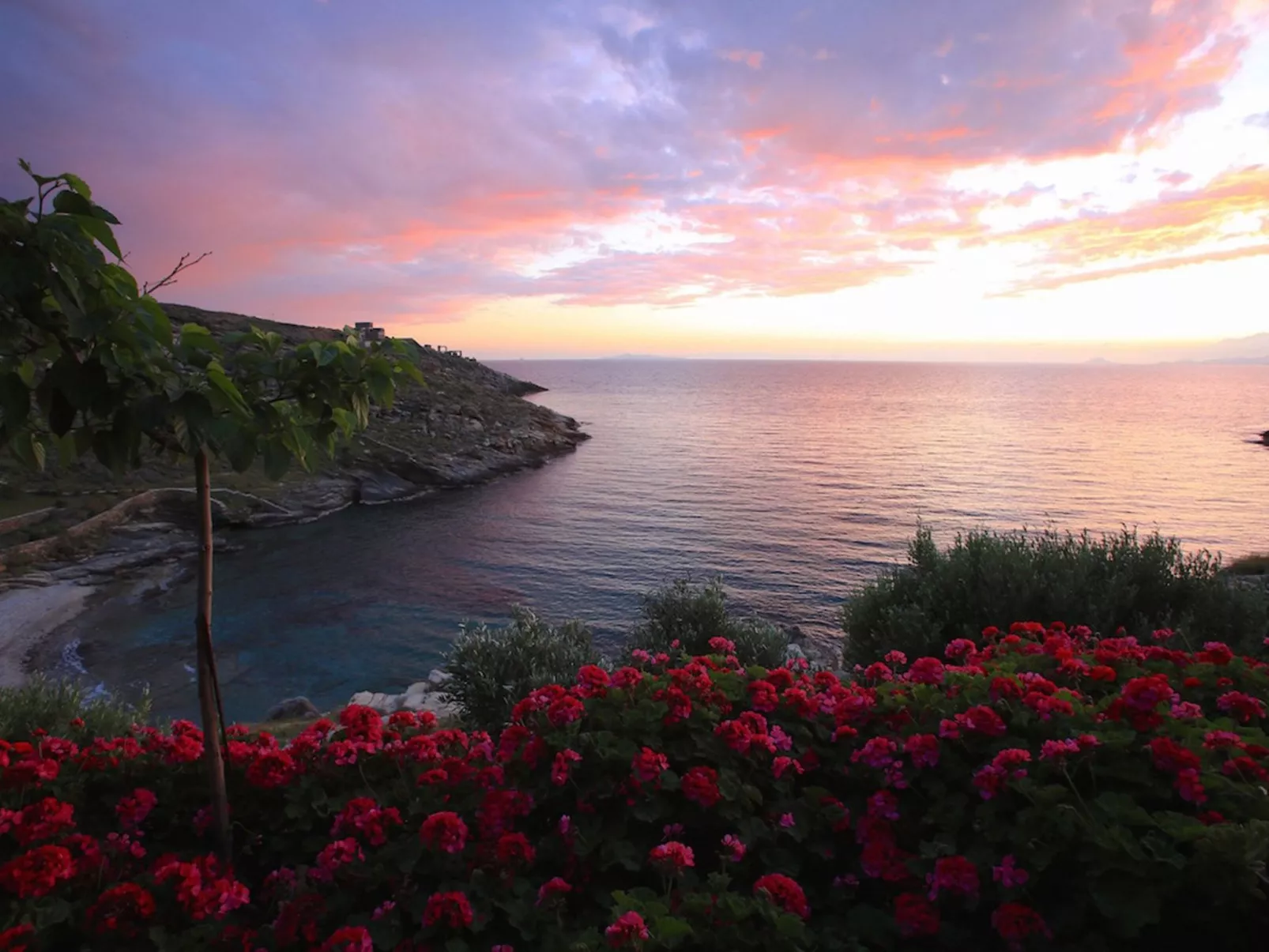 Luxusvilla bietet privaten Zugang zu einem abgelegenen Strand-Outside