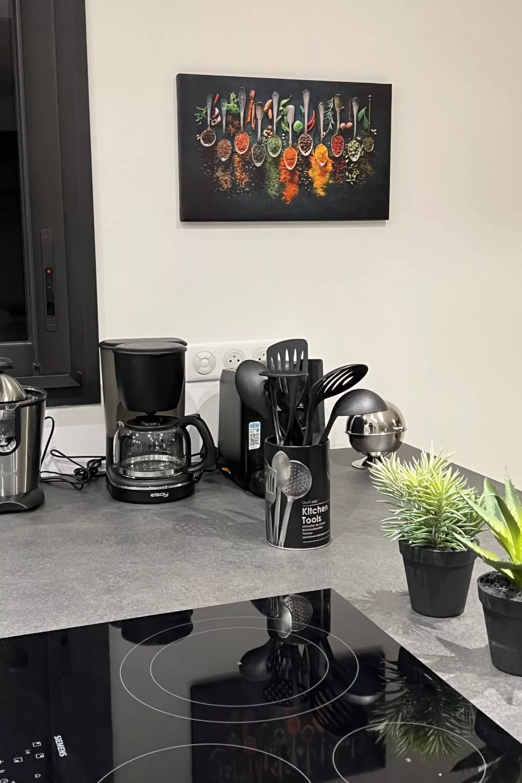 ISULA-RED_BEAUTIFUL_VIEW.-Drinnen