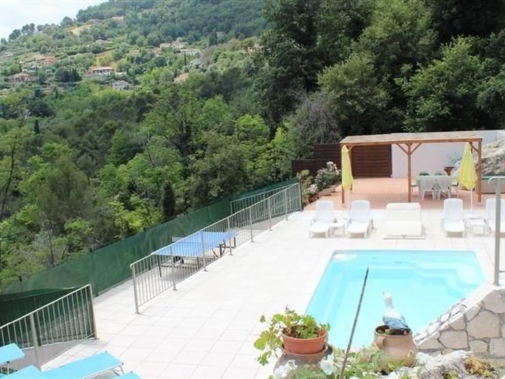 "Rocabel" mit Blick auf das Wasser-Inside