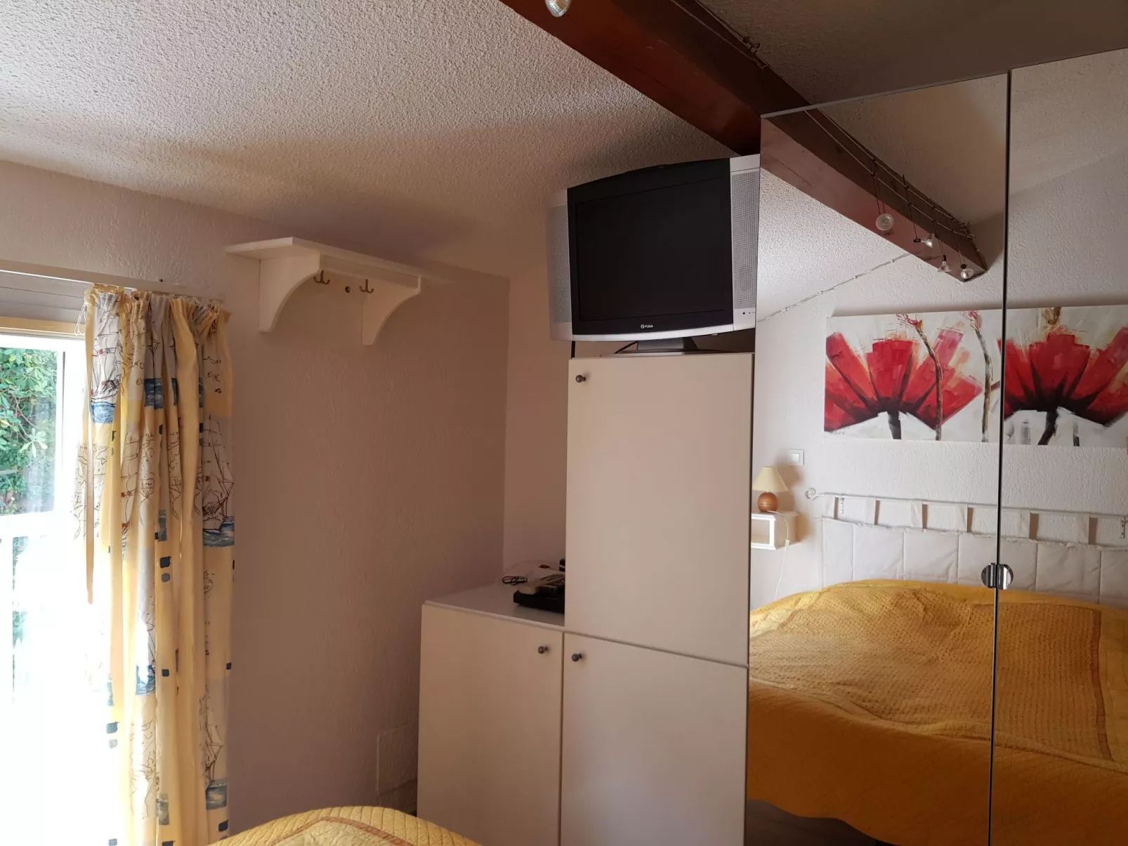 Anlage mit Tennisplatz und 3 Gemeinschaftspools-Image-tags.info