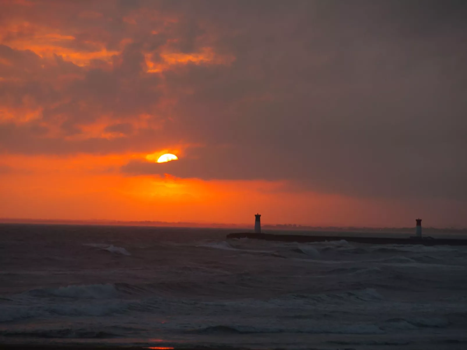 Mobiles Haus mit Blick auf das Wasser-Outside