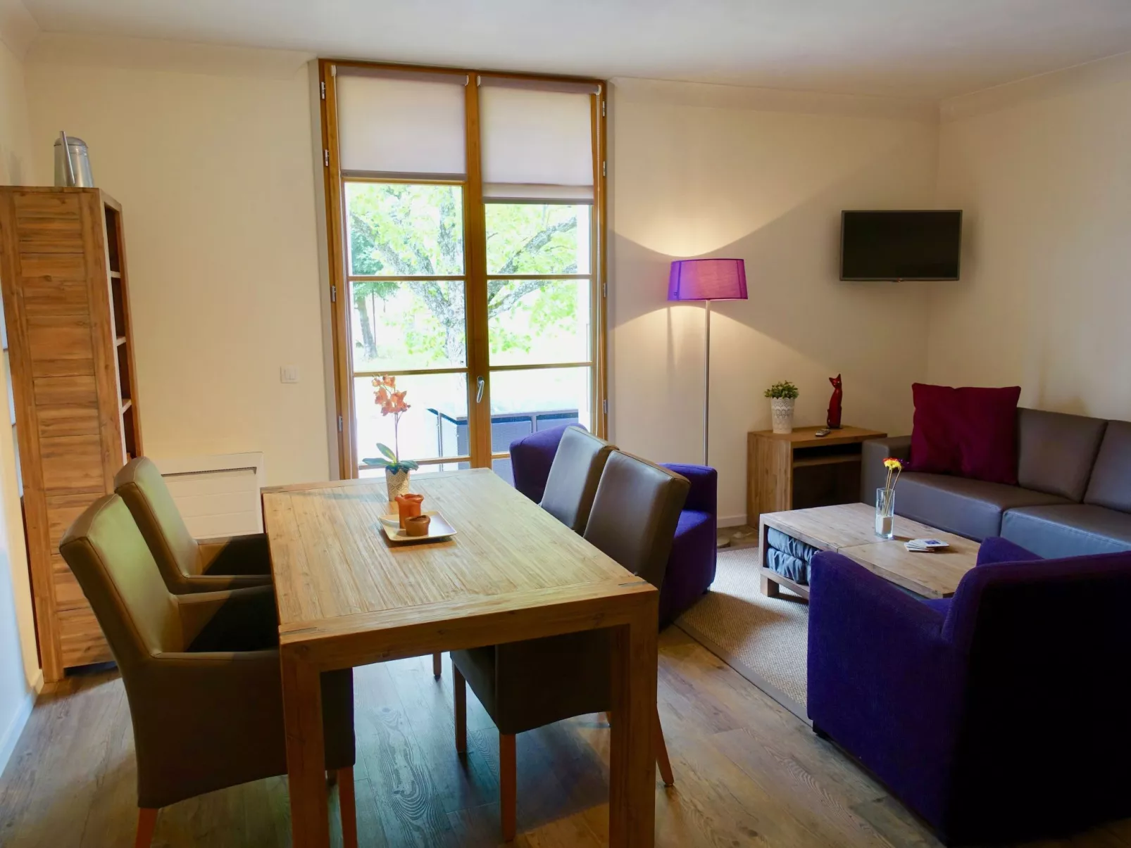 Genießen Sie die Ruhe und den Frieden der Provence-Drinnen