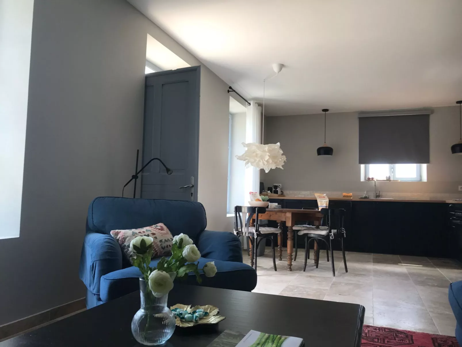 Maison Carrée-Drinnen