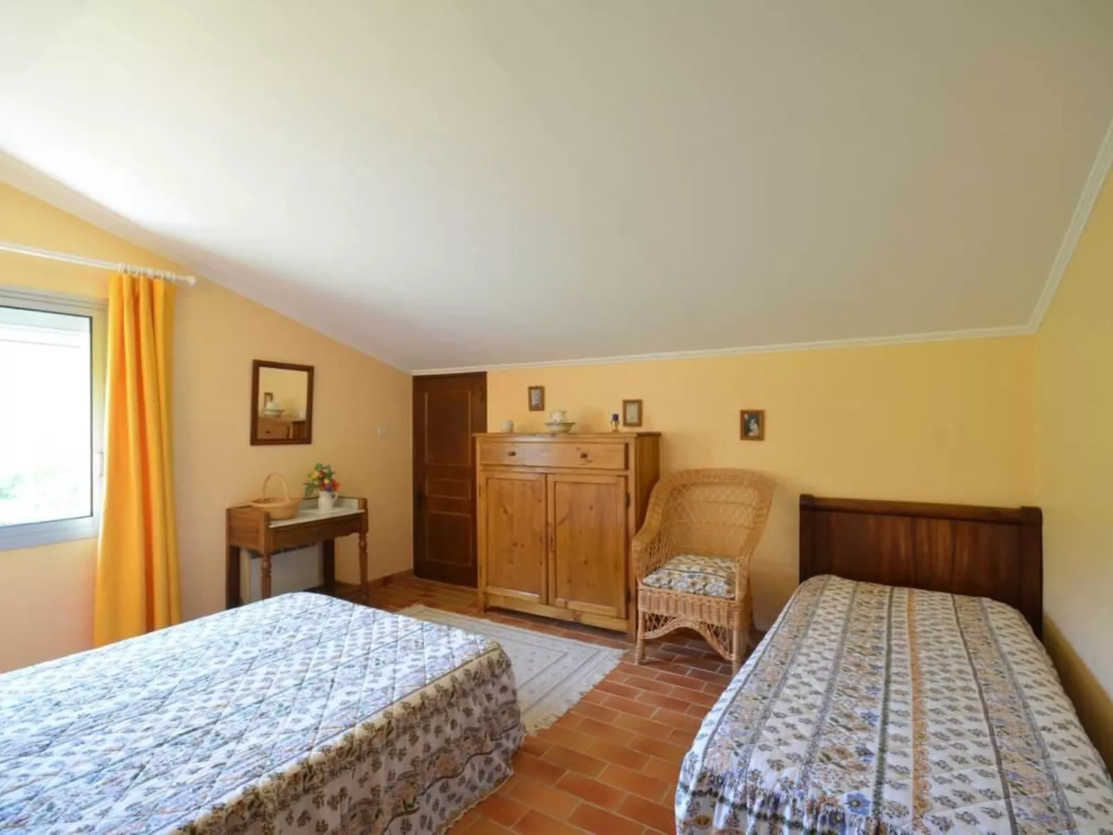 "Le Rieu" mit eigener Terrasse-Drinnen