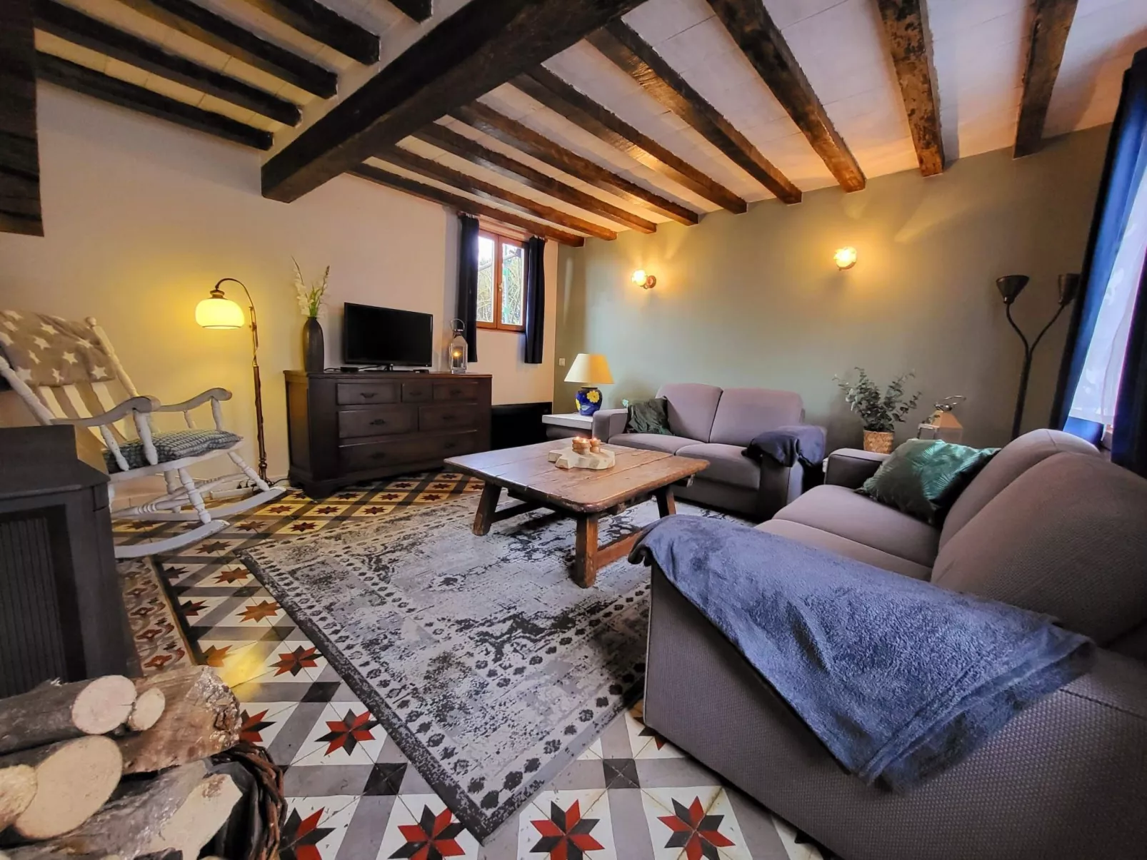 Charmantes Ferienhaus in idyllischem Dorf - Beau Village-Inside