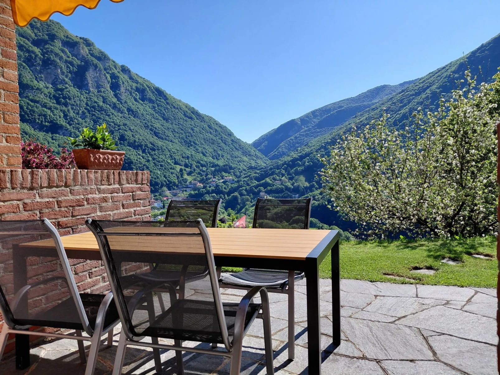 Casa primavera-Draußen