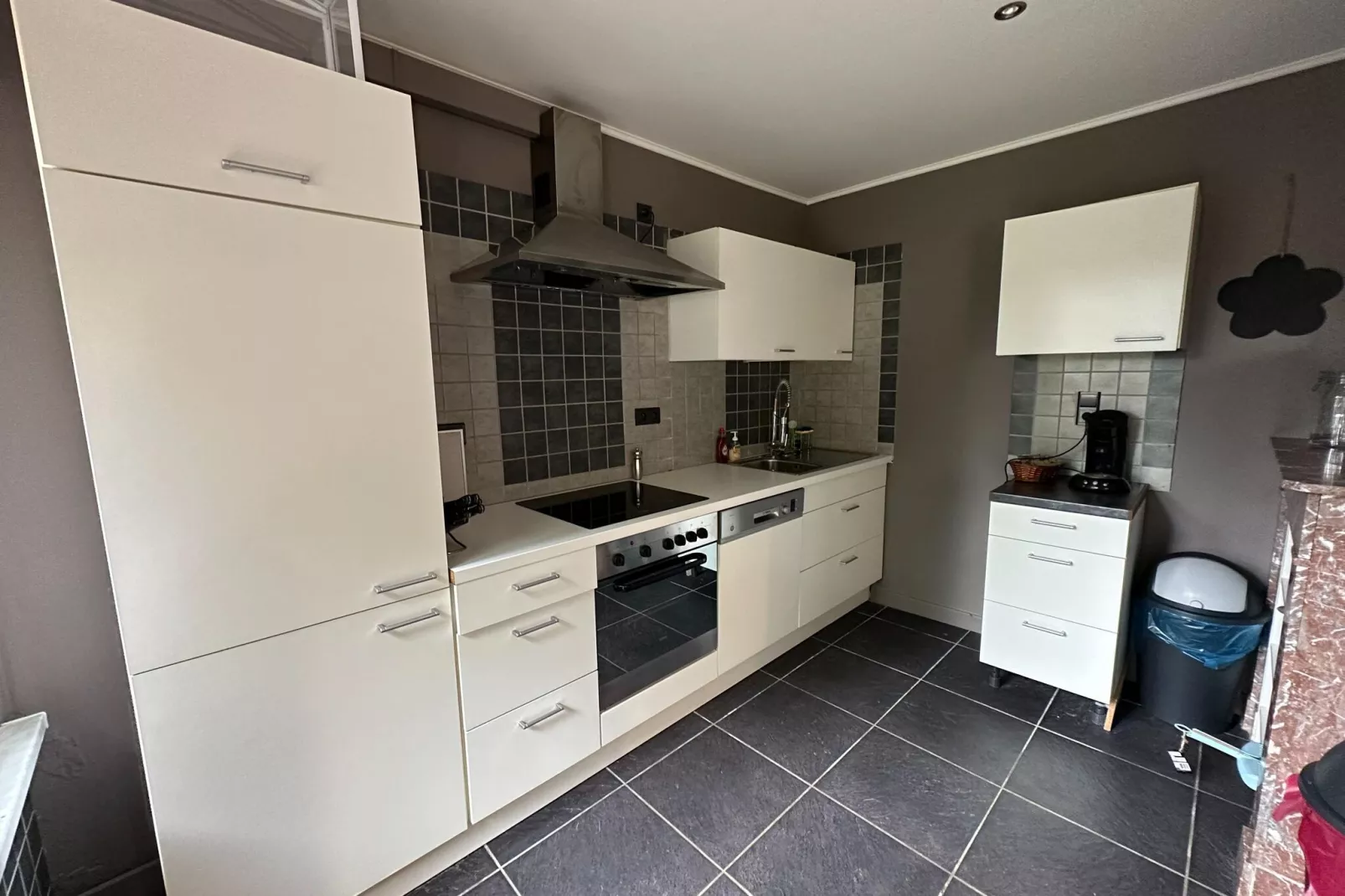 Magnifique habitation pour 7 voyageurs avec Bains à remous-Kitchen
