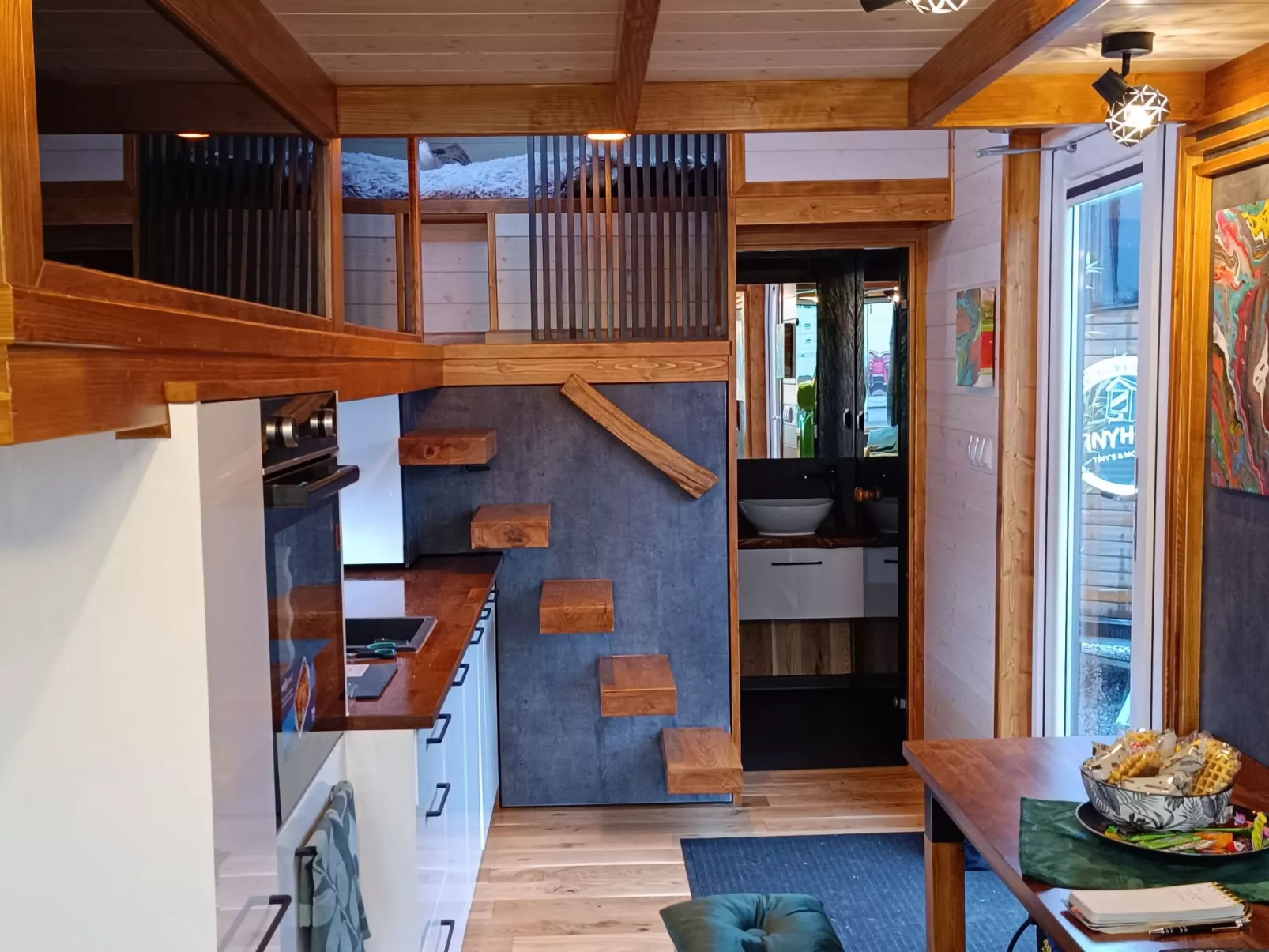 Tiny House Sundancer-Inside