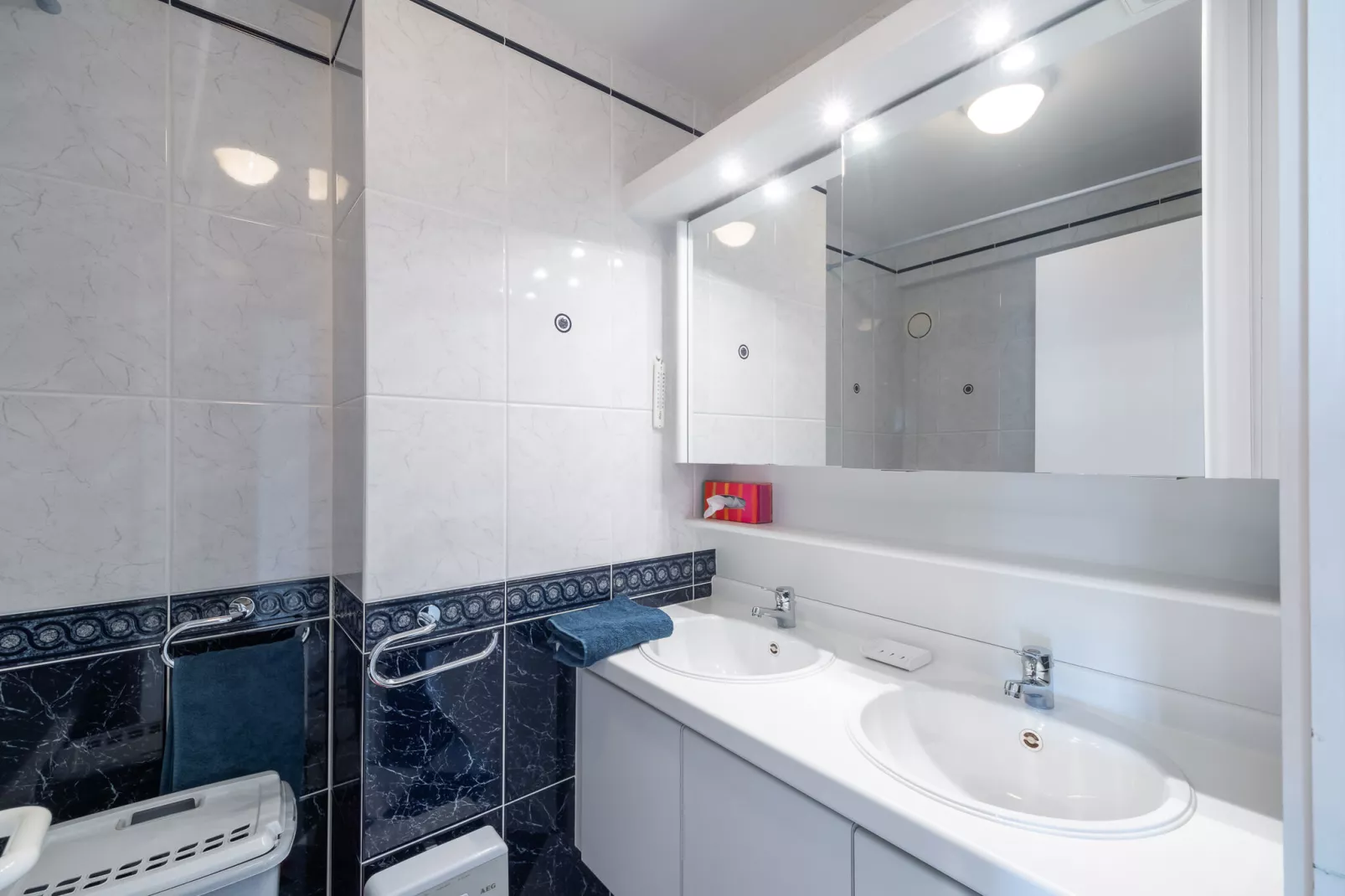 Mistral 0801-Bathroom
