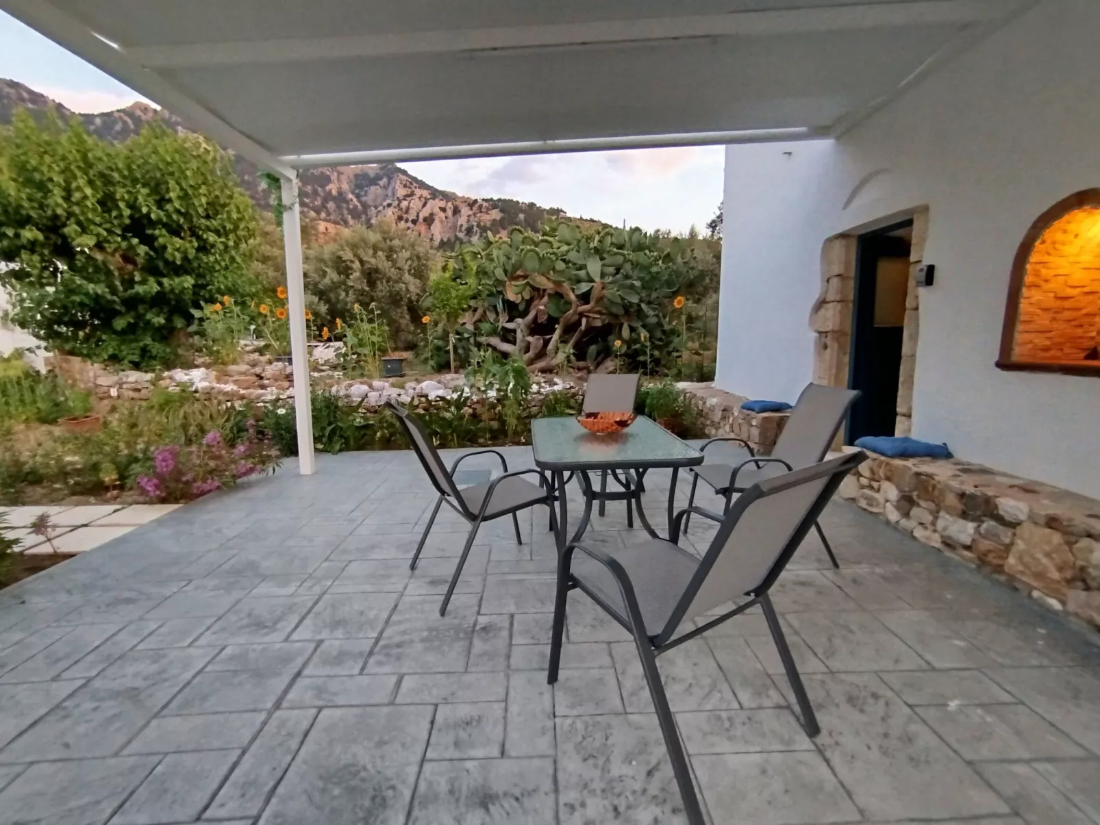 "Großvaters Haus", ein 150 Jahre altes Steinhaus-Dedans