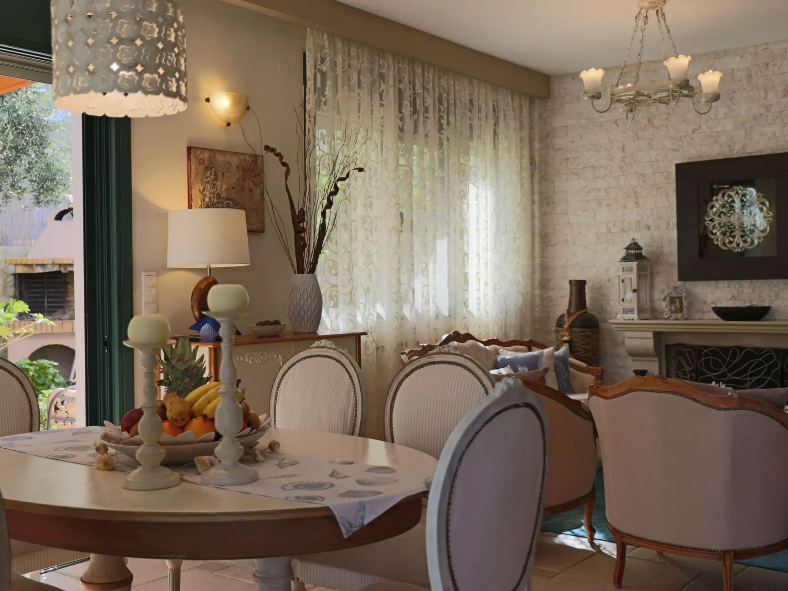 Ferienvilla mit Garten, Grill und Terrasse - Inside