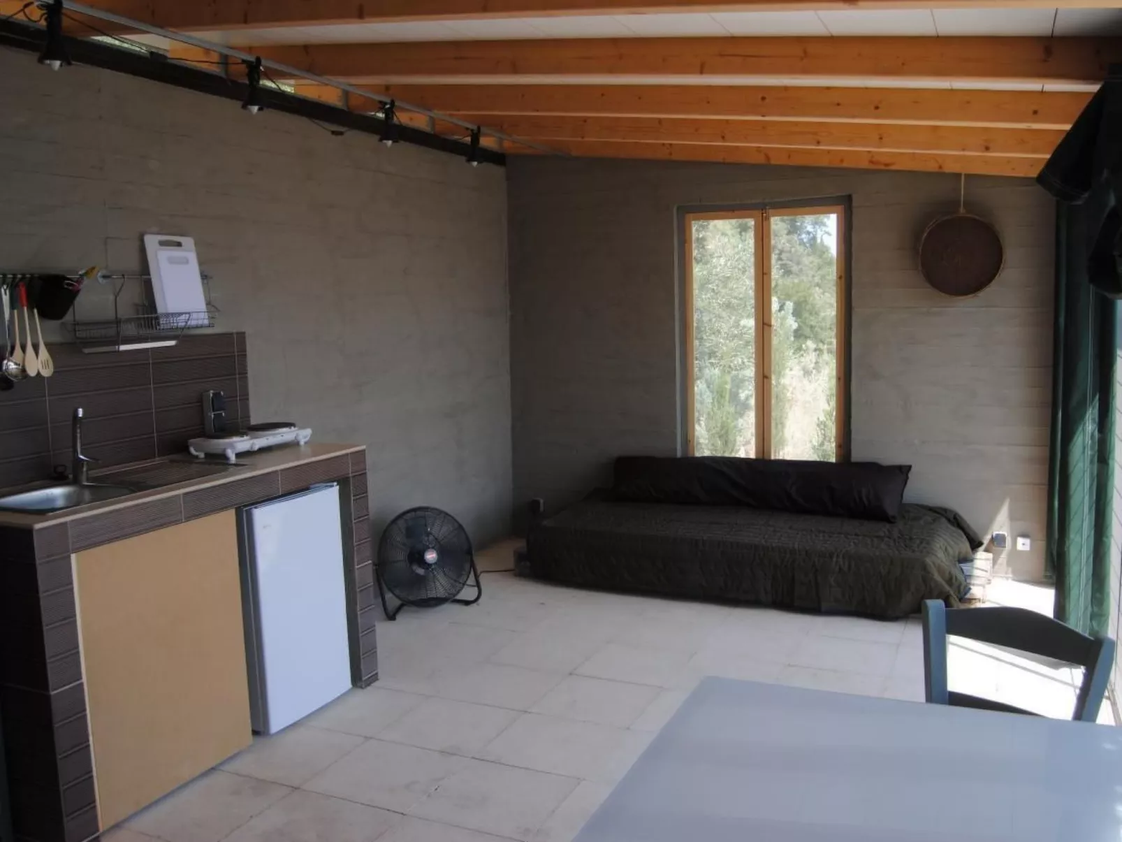 Leonidionhouses - Der Kleine Bungalow-Drinnen