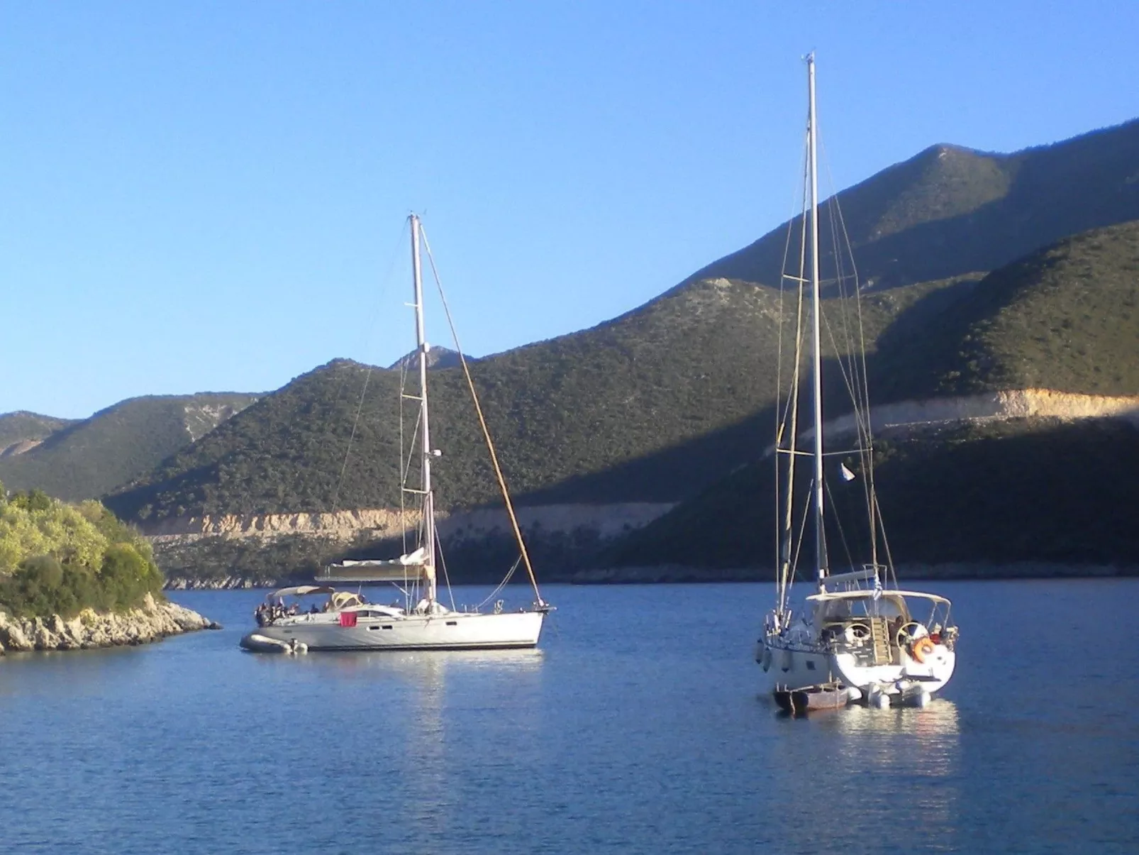 Steinhaus in Leonido mit Parkplatz-Inside