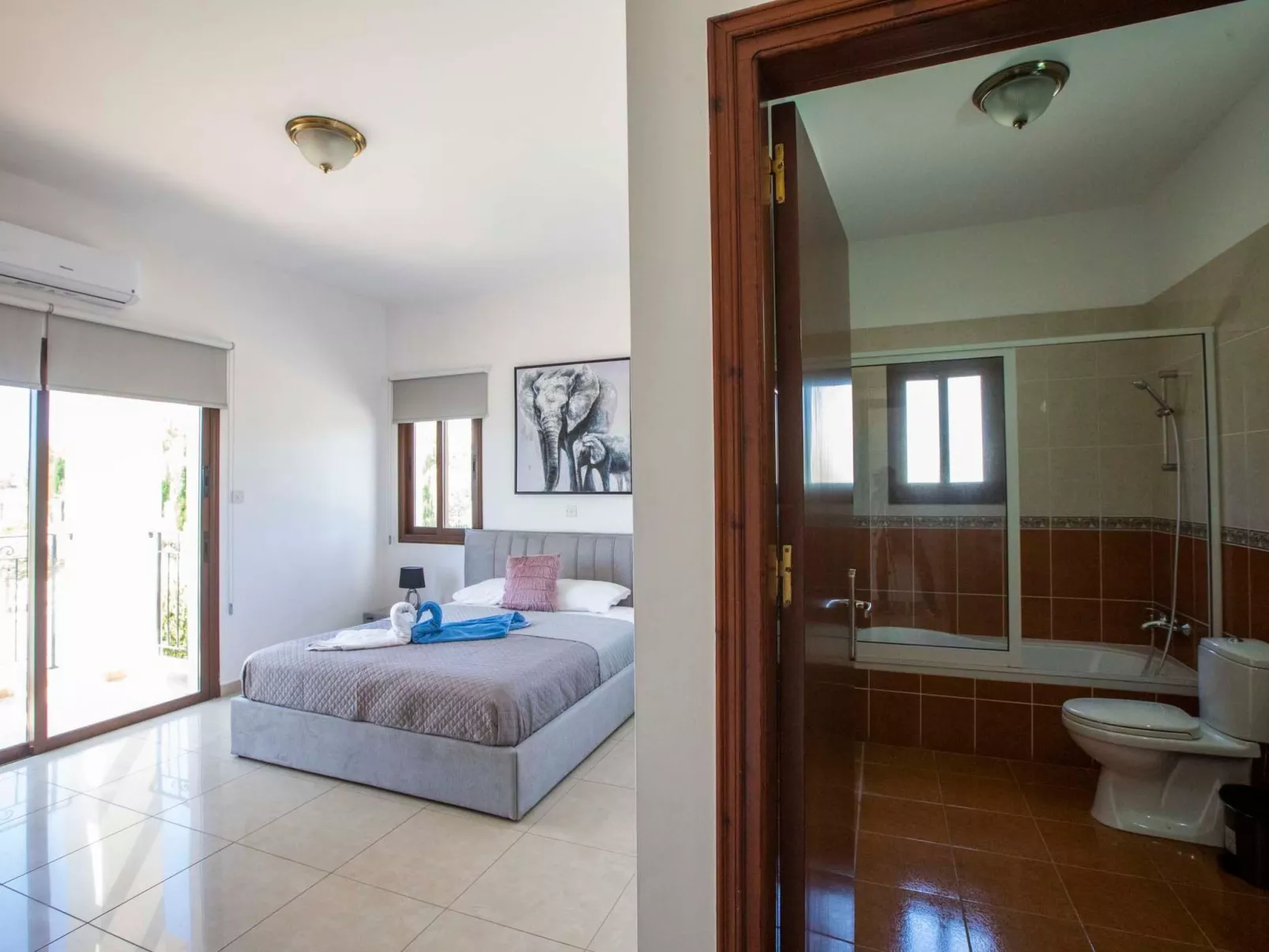 Villa mit Blick auf die Berge und Whirlpool-Dedans