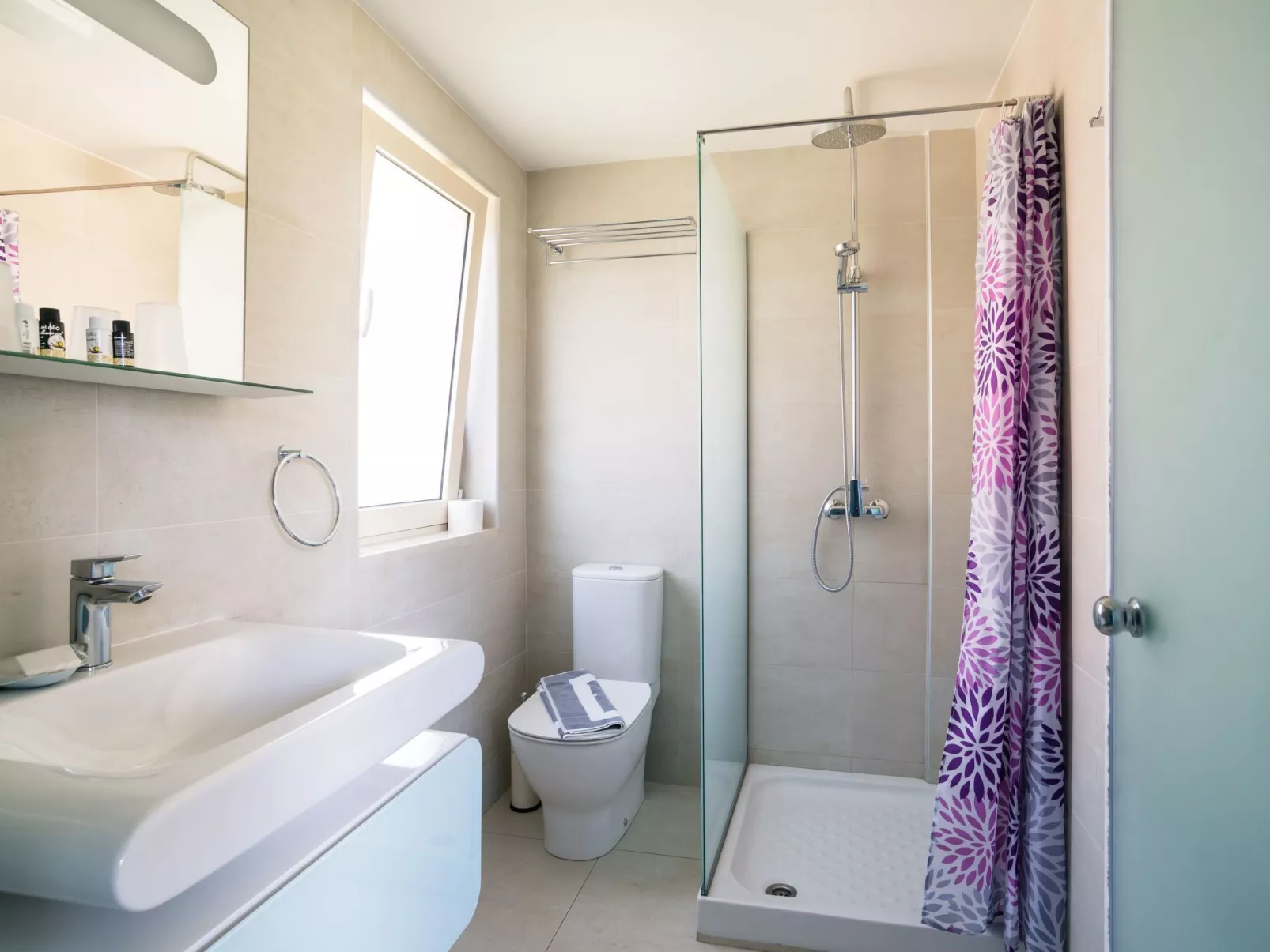 Villa Thalassa mit Schwimmbad und Garten-Dedans