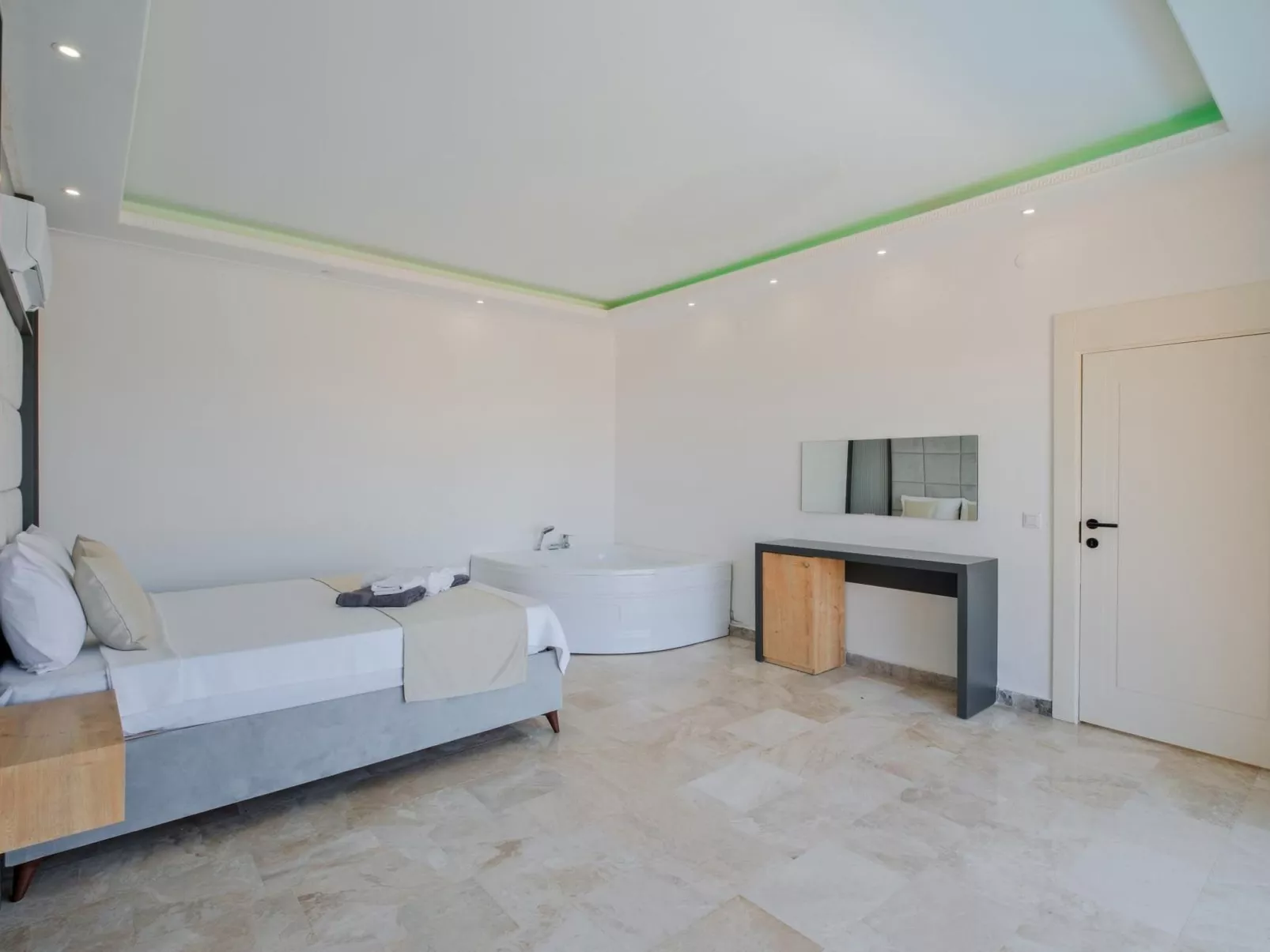 Max Rama 1-Image-tags.info