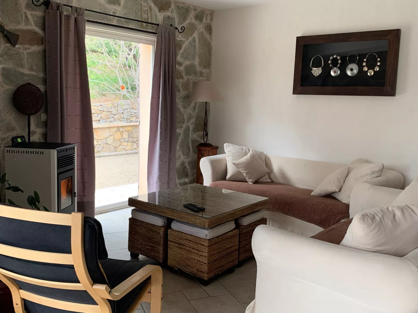 Mit eigenem Pool-Drinnen