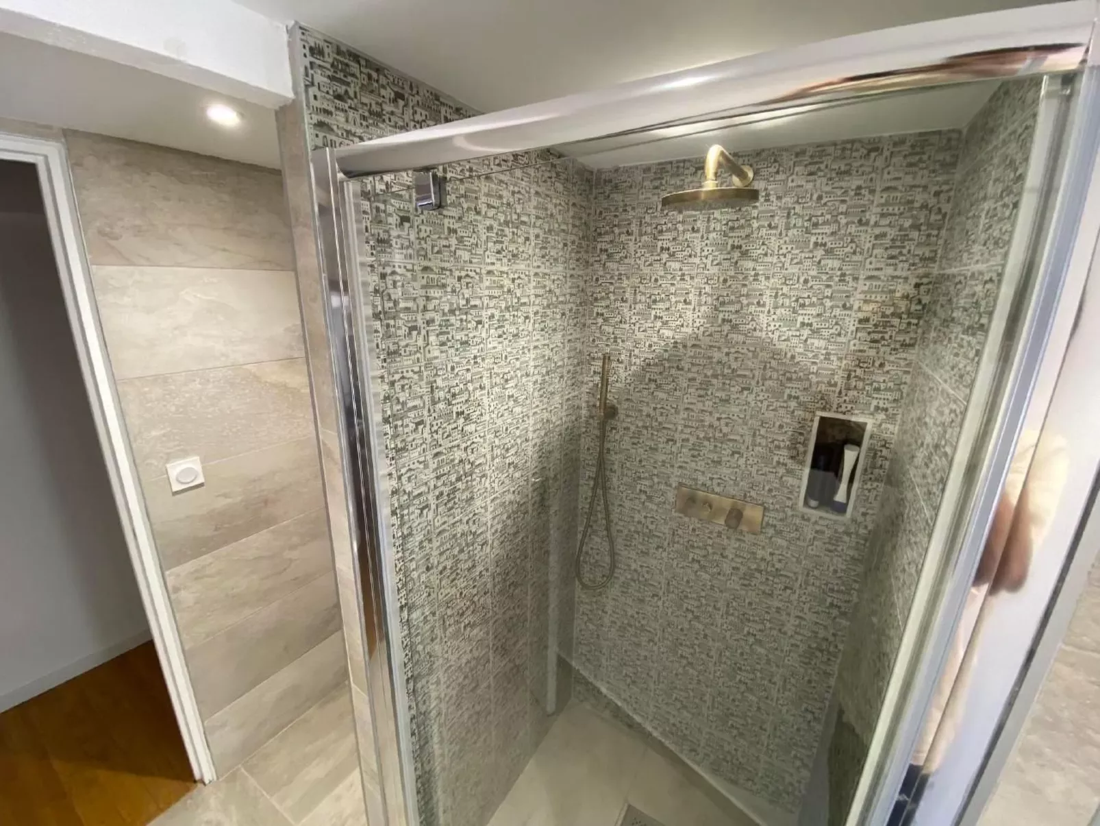 The Olive Retreat-Dedans