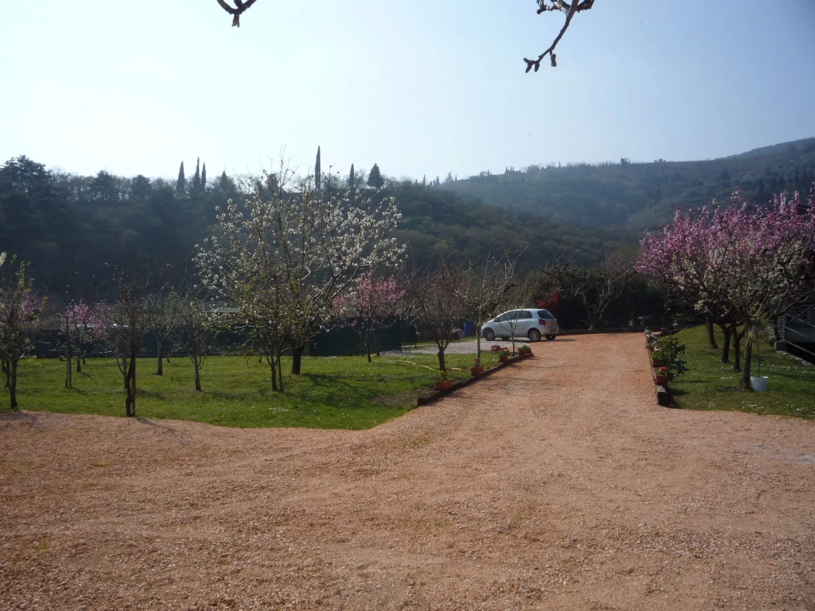 Anwesen mit privatem Garten und Grill-Draußen