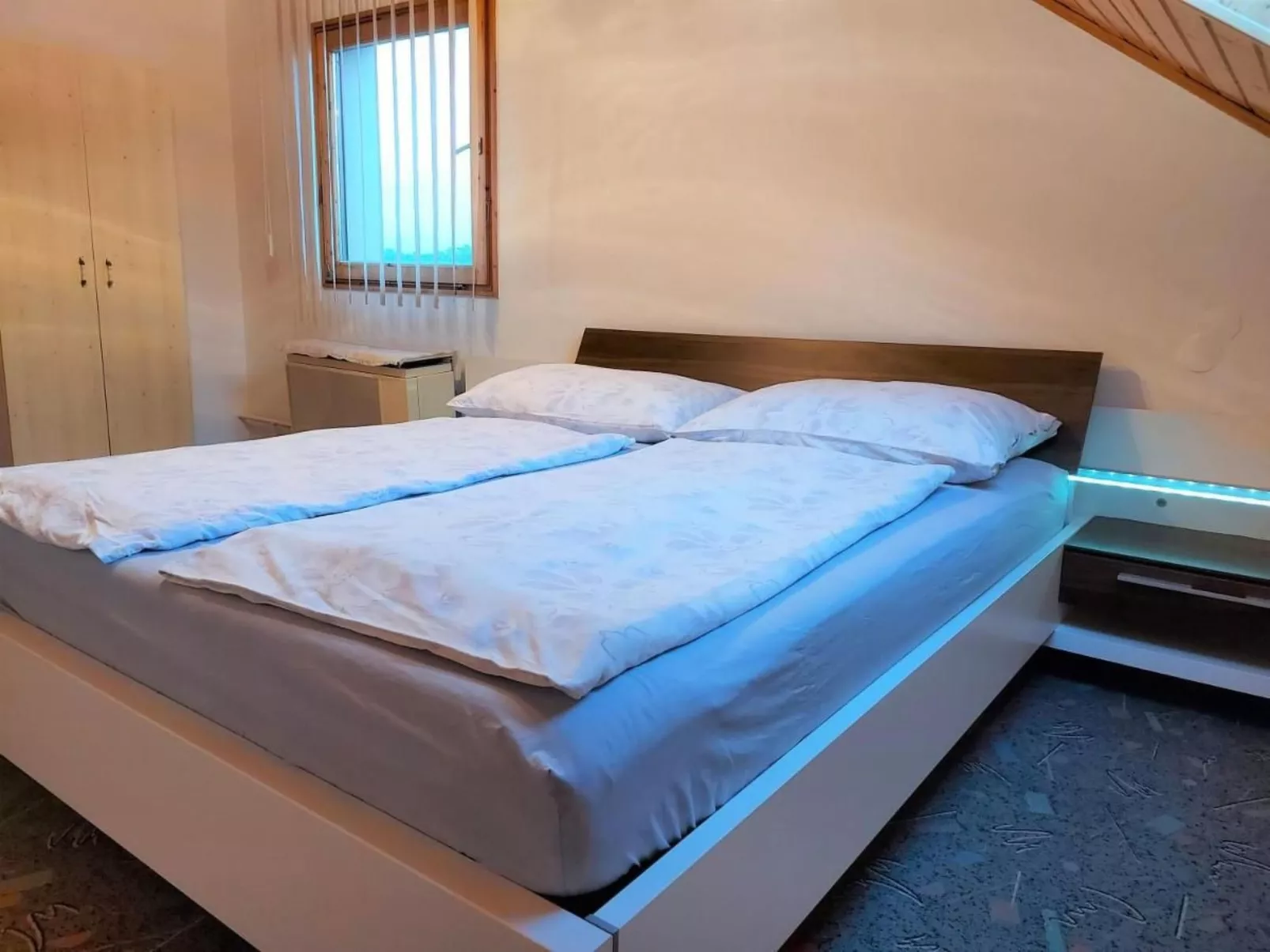 Schön eingerichtetes Appartement für 10 Personen-Dedans