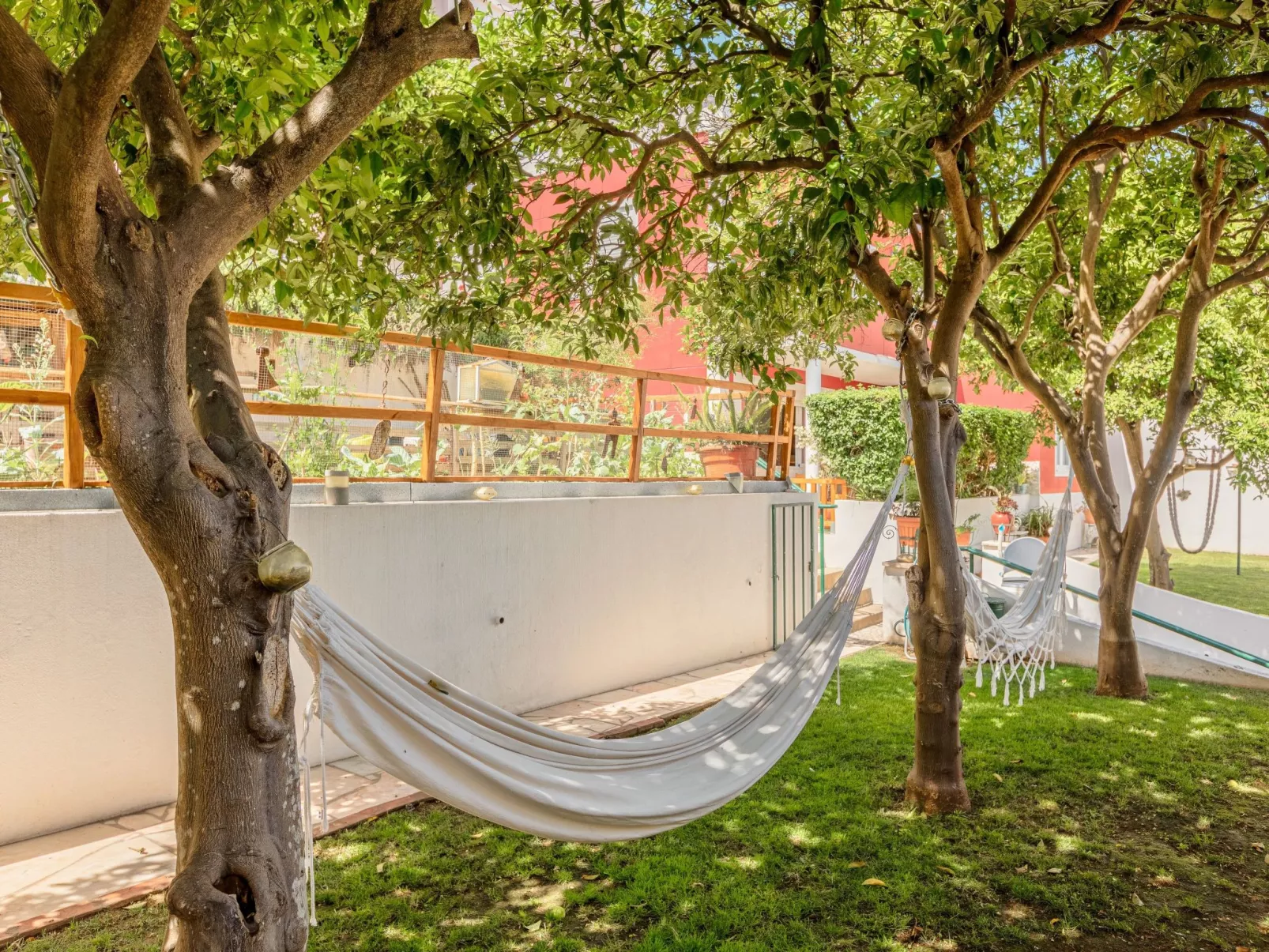 Nette Wohnung mit Kleinem gemeinsamem Pool - Outside