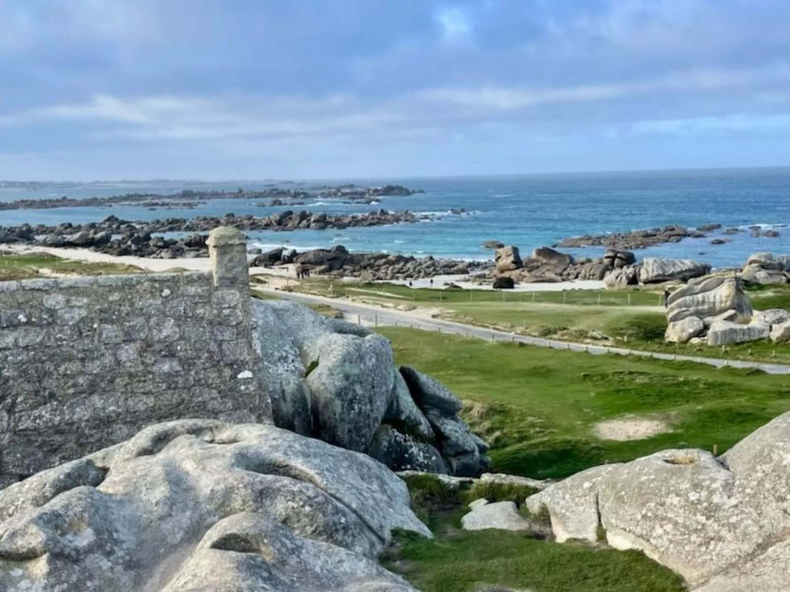 "La Maison du Quai" (Das Haus am Kai)-Outside