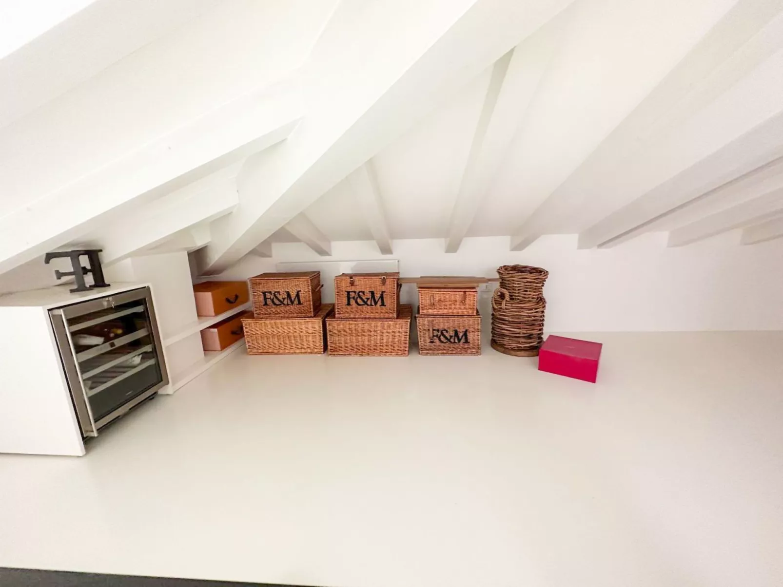 Elegante Villa am Strand, Jacuzzi und Garten-Inside