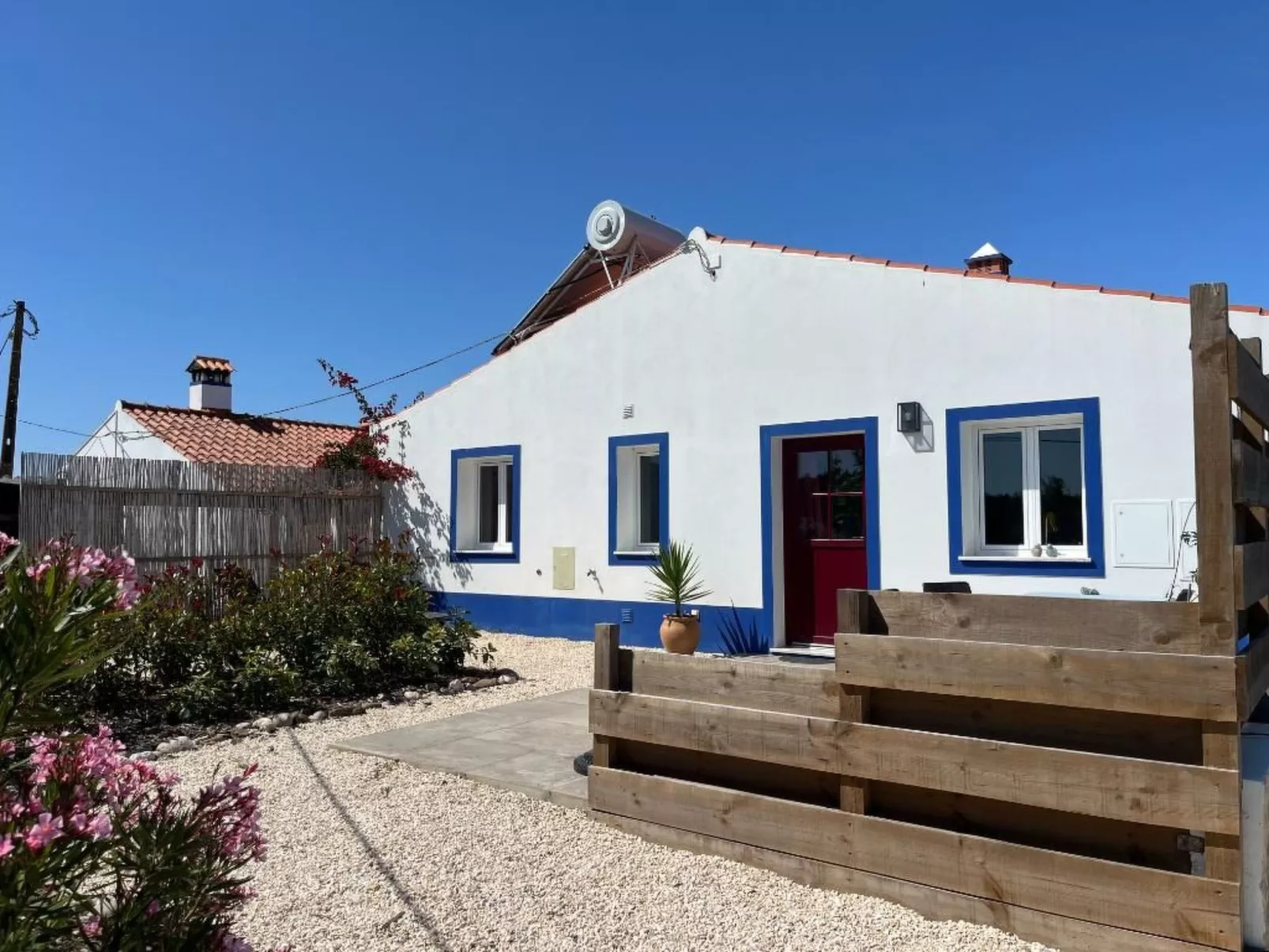 Auf dem Lande in der Nähe des Strandes-Image-tags.info