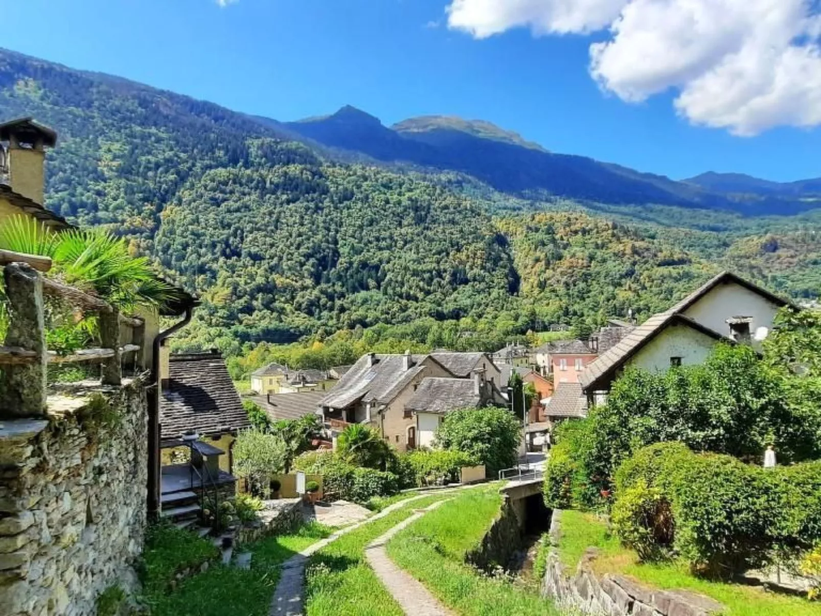 Casa Belgeri-Outside