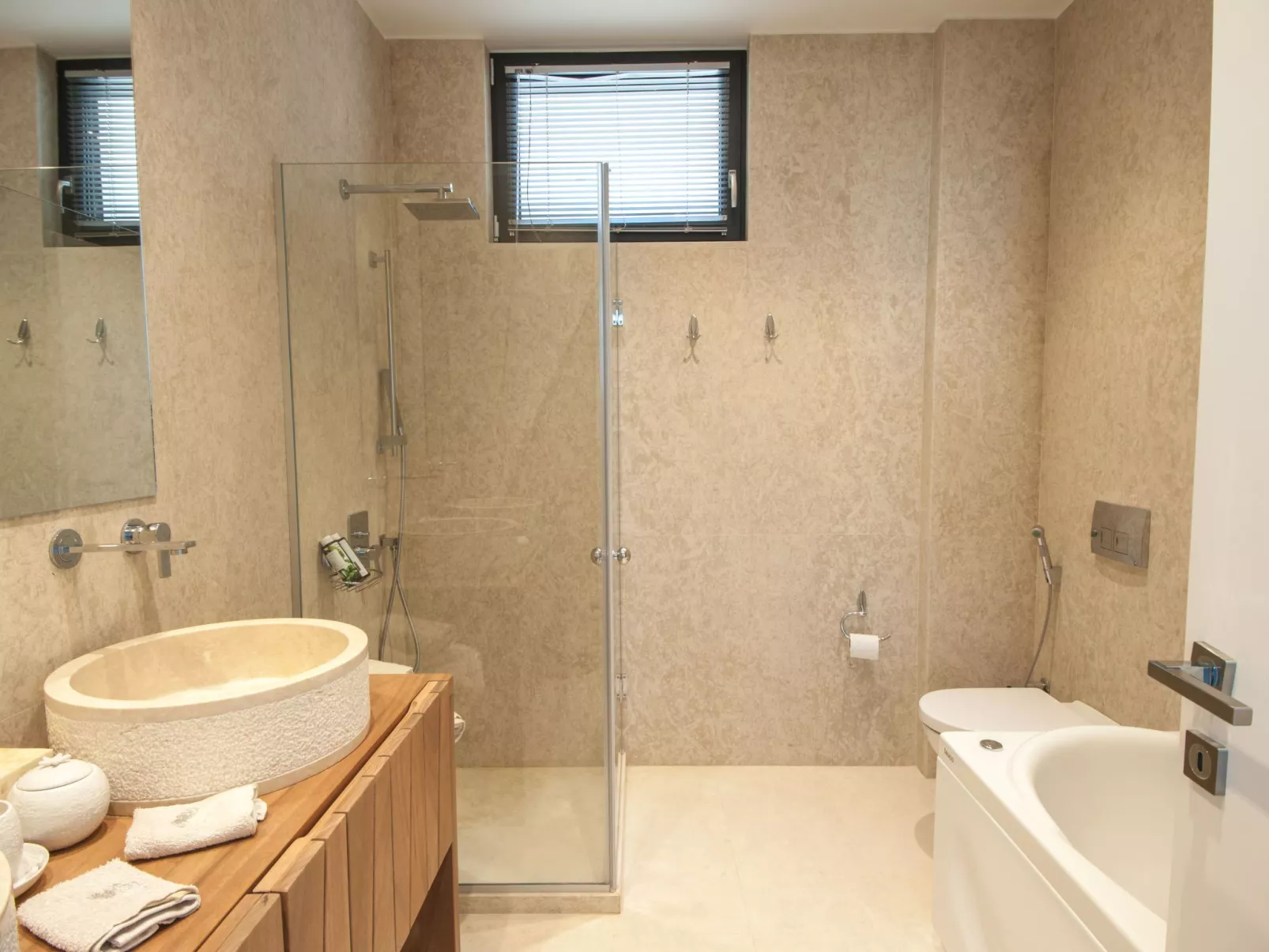 "Villa Dimitra" mit Infinity Pool-Dedans