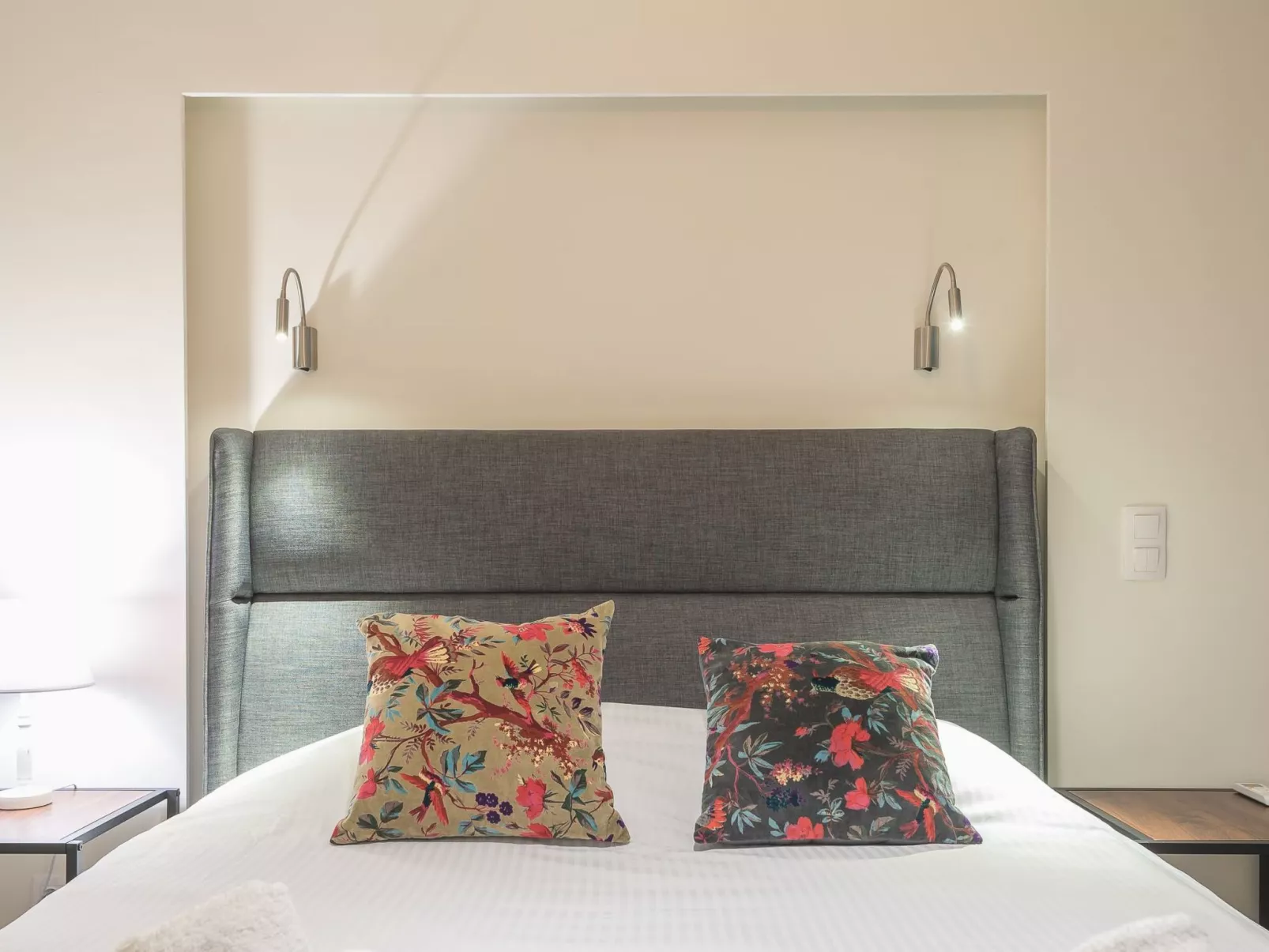 Stilvolle 2 Schlafzimmer, nur wenige Schritte von Fokionos Negri-Drinnen